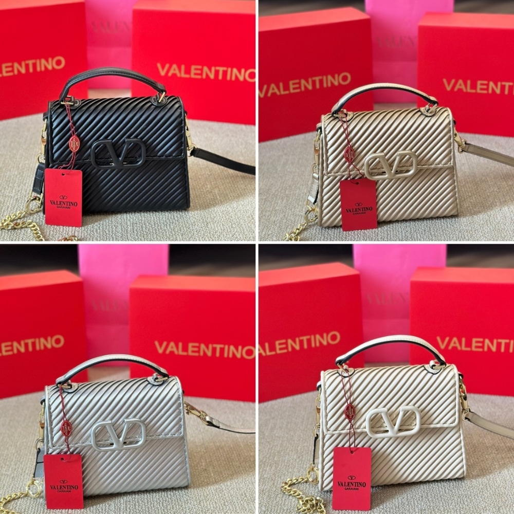 Valentino Garavani Small Vsling Handbag Black 20Cm Wb0F53Pfx