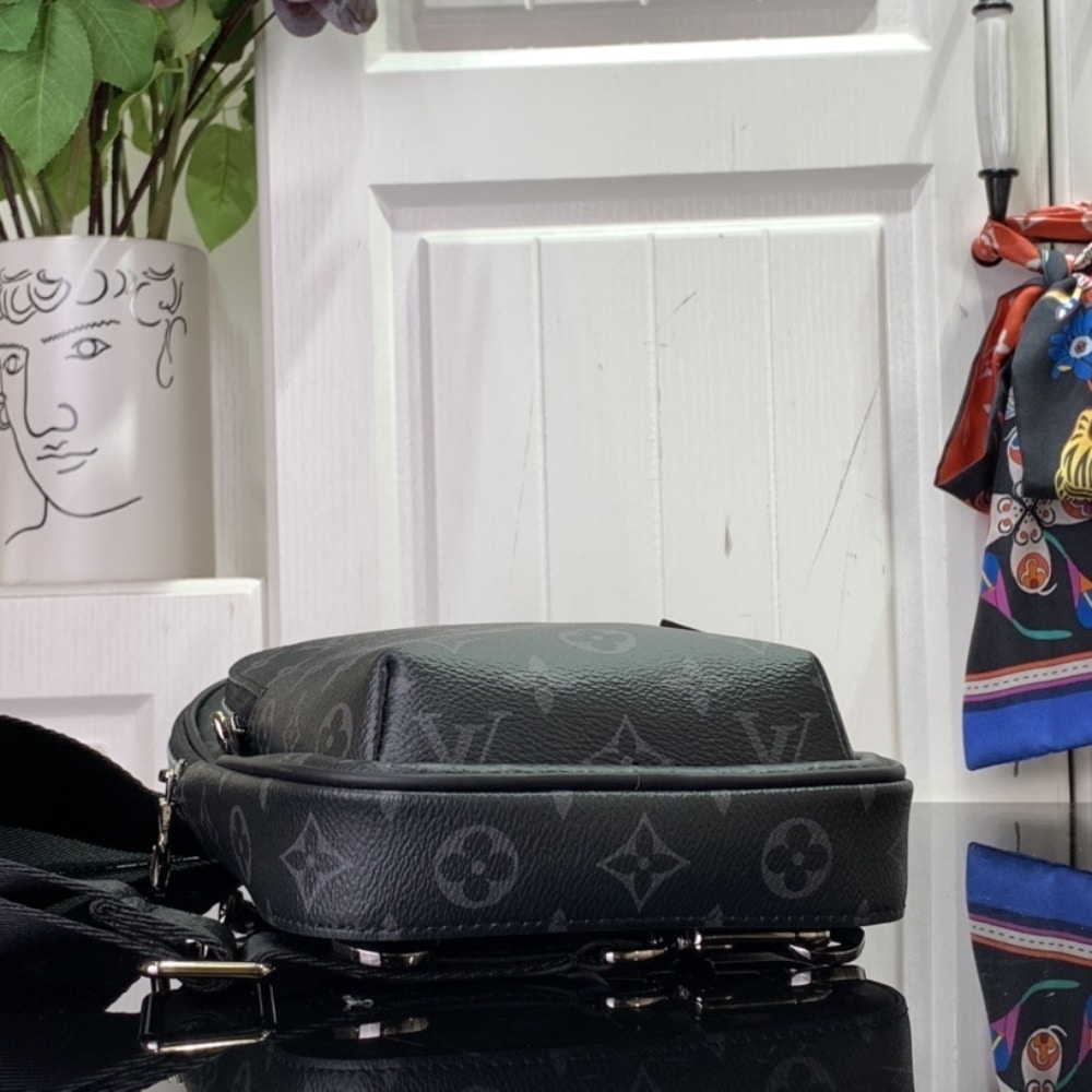 Louis Vuitton Avenue Slingbag PM Monogram Eclipse Black 33cm M47137