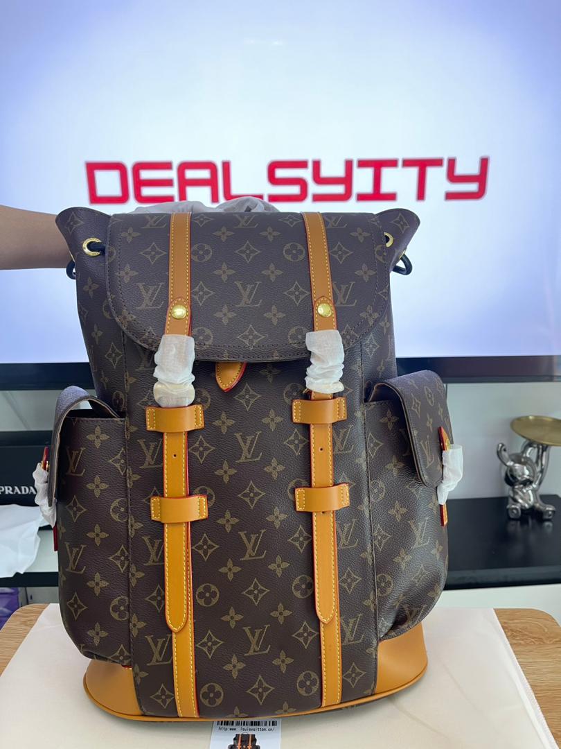 Louis Vuitton Christopher Mm M14038