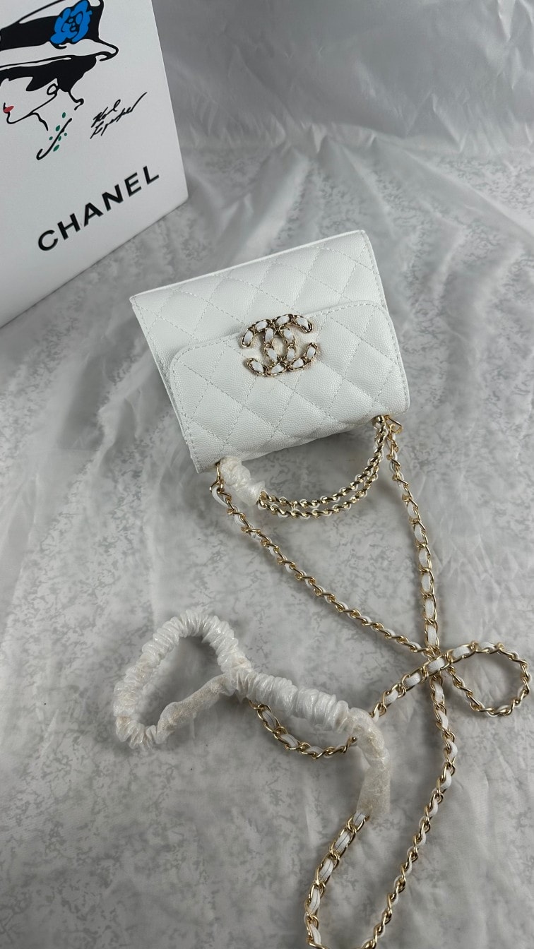 Chanel Top Handle Clutch With Chain In Caviar White 15Cm/5in