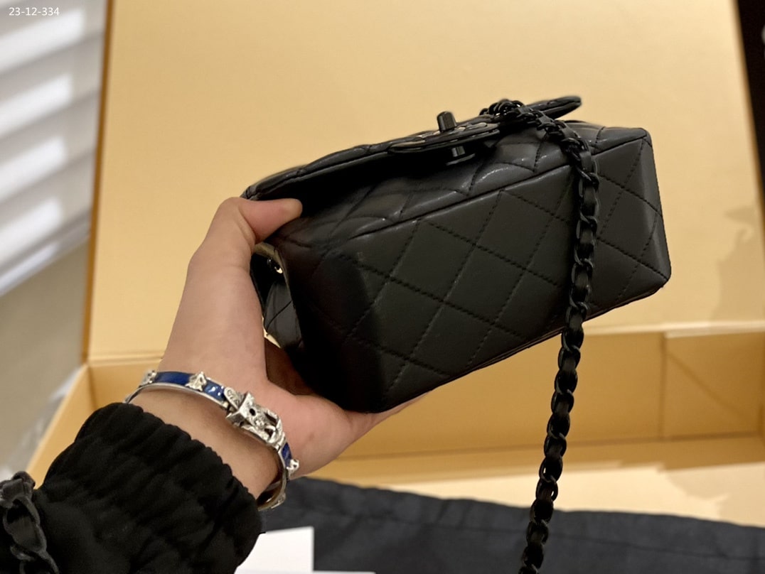 Chanel Flap Bag Black 20Cm