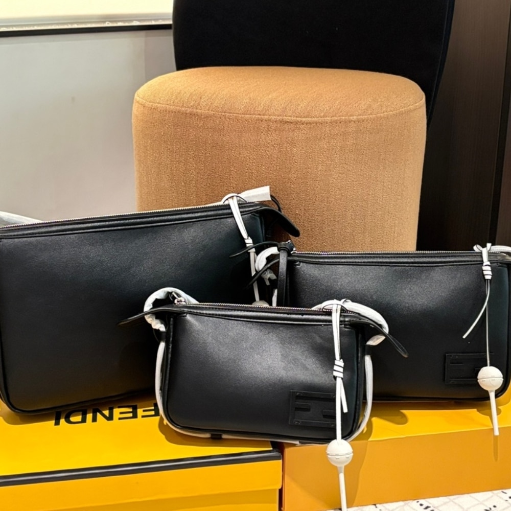 Fendi Simply Fendi Mini Bag Black 23Cm