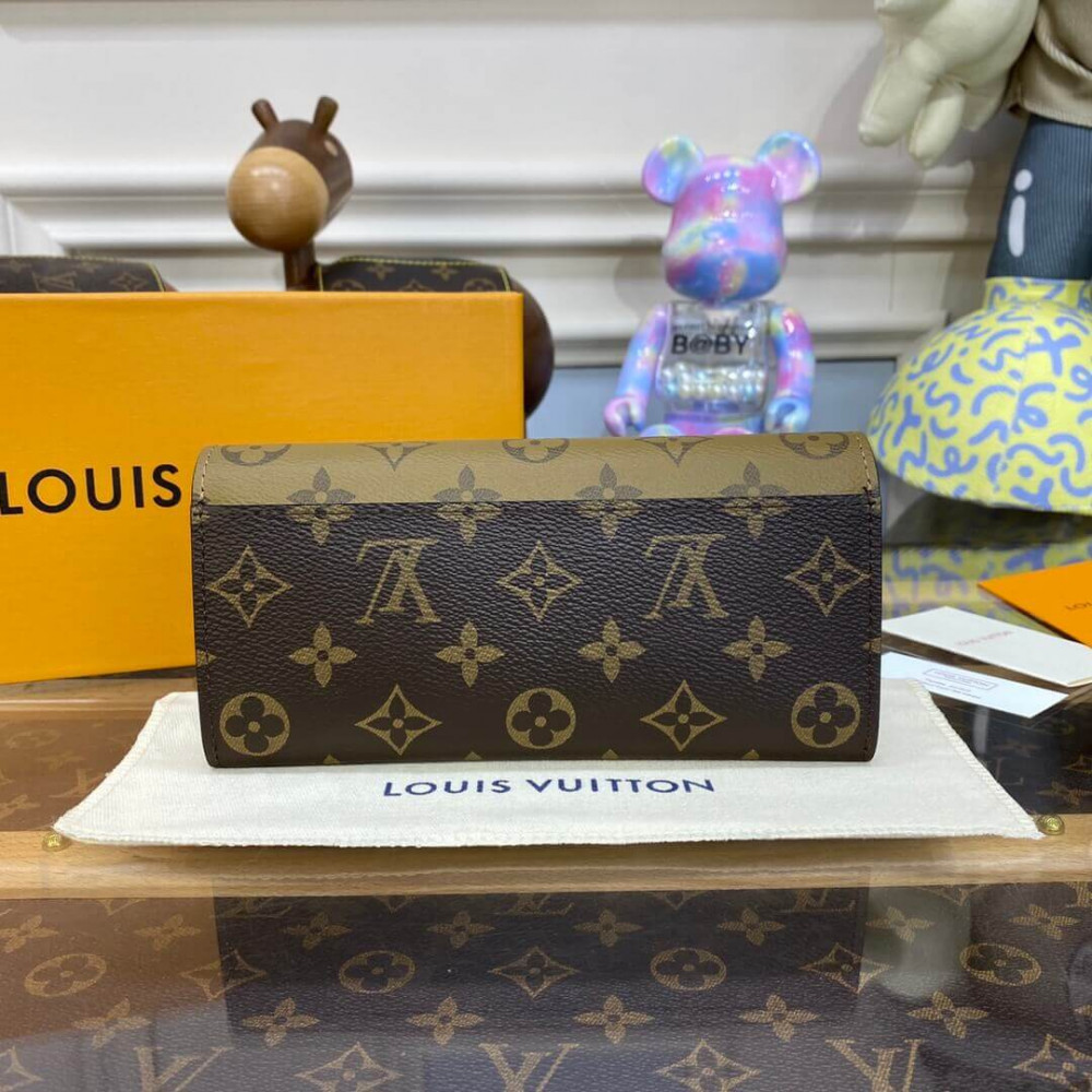 Louis Vuttion Emilie Wallet