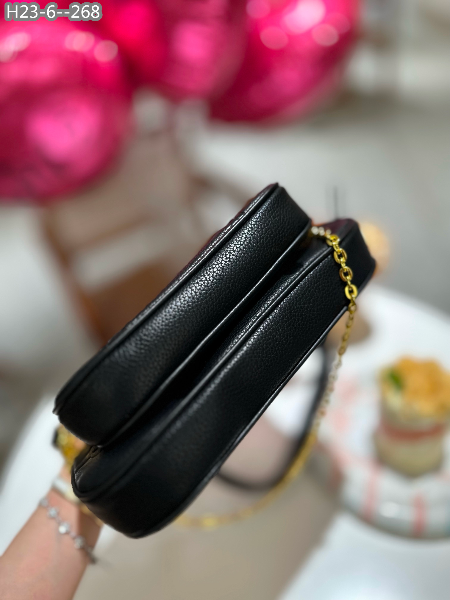 Louis Vuitton Multi Pochette Accessoires Black 23Cm