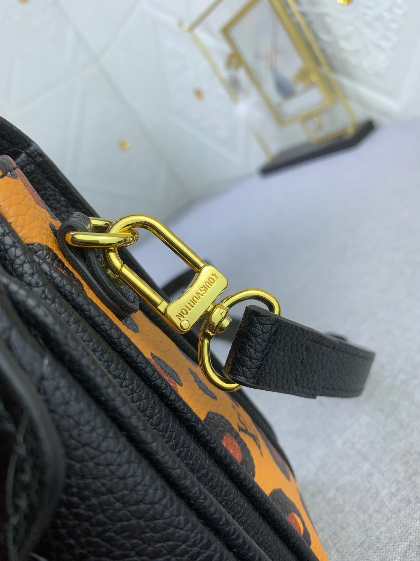 Louis Vuitton Pochette Metis Black 25Cm