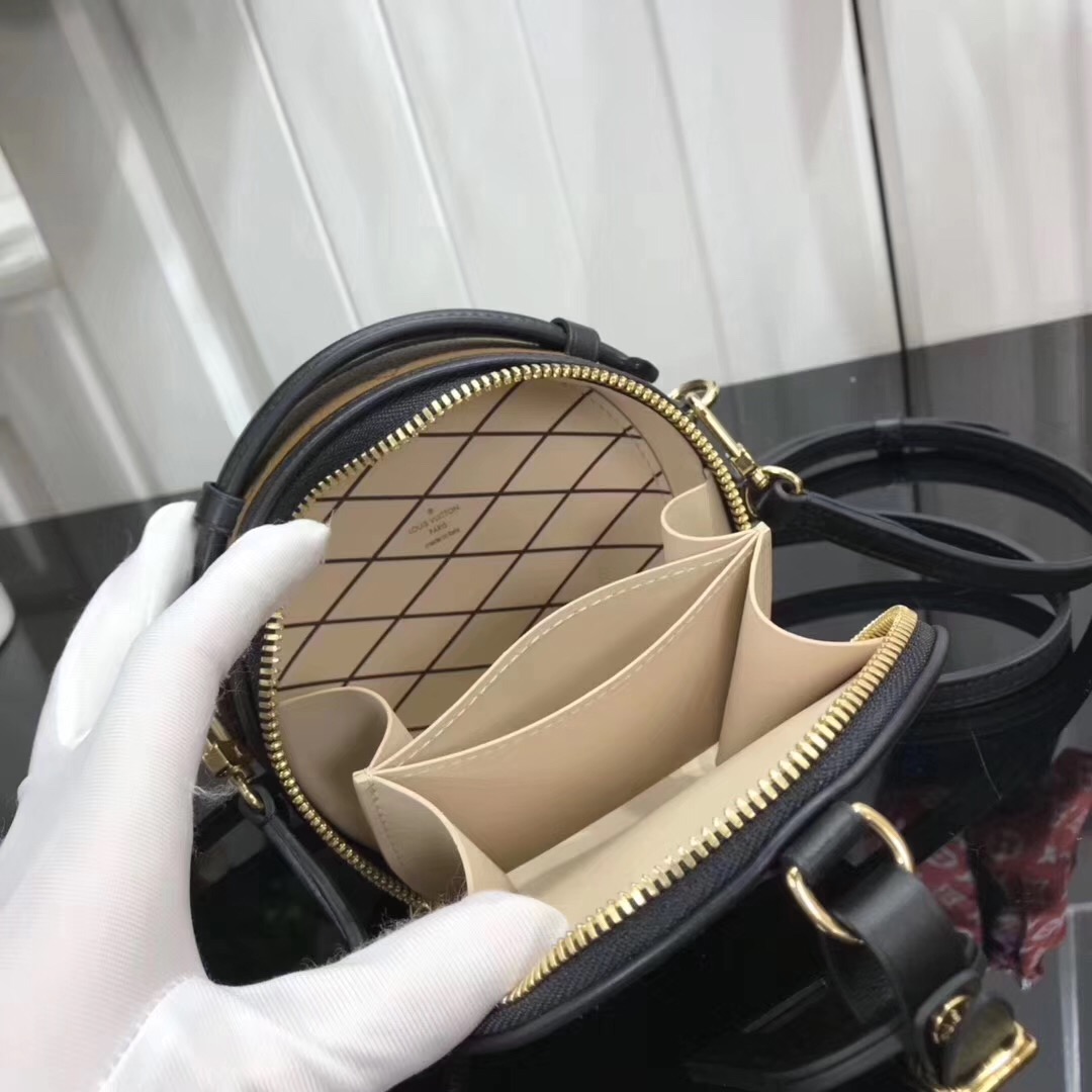 Louis Vuitton Mini Boite Chapeau M68276