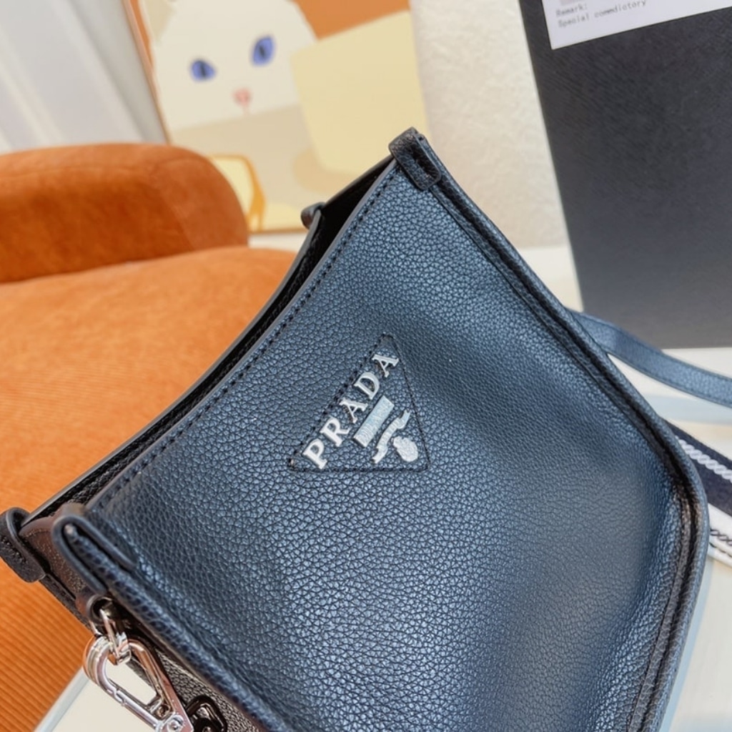 Prada Mini Leather Shoulder Bag Black 20Cm 1BH191 2DKV F0002 V 3OO