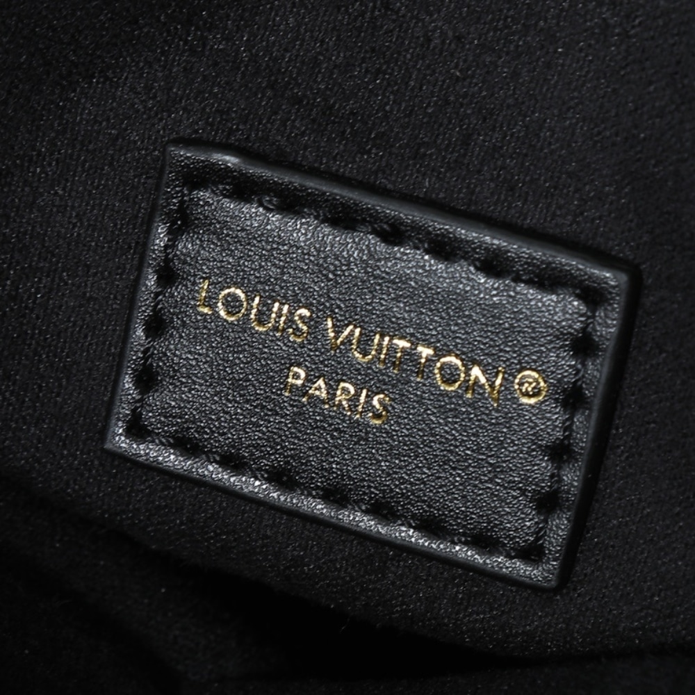 Louis Vuitton Avenue PM Black 30Cm M25577