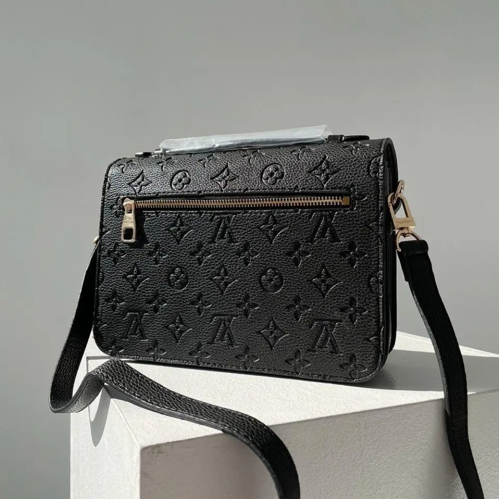 Louis Vuitton Monogram Canvas Pochette Métis Black 25Cm