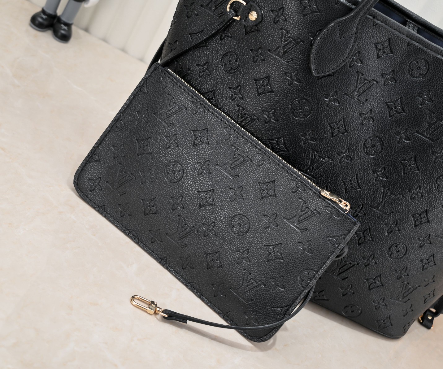 Louis Vuitton Neverfull MM Monogram Empreinte Leather Black 31cm