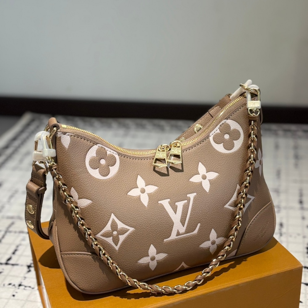 Louis Vuitton Boulogne Bicolor Monogram Empreinte Leather Crème 27cm M13224