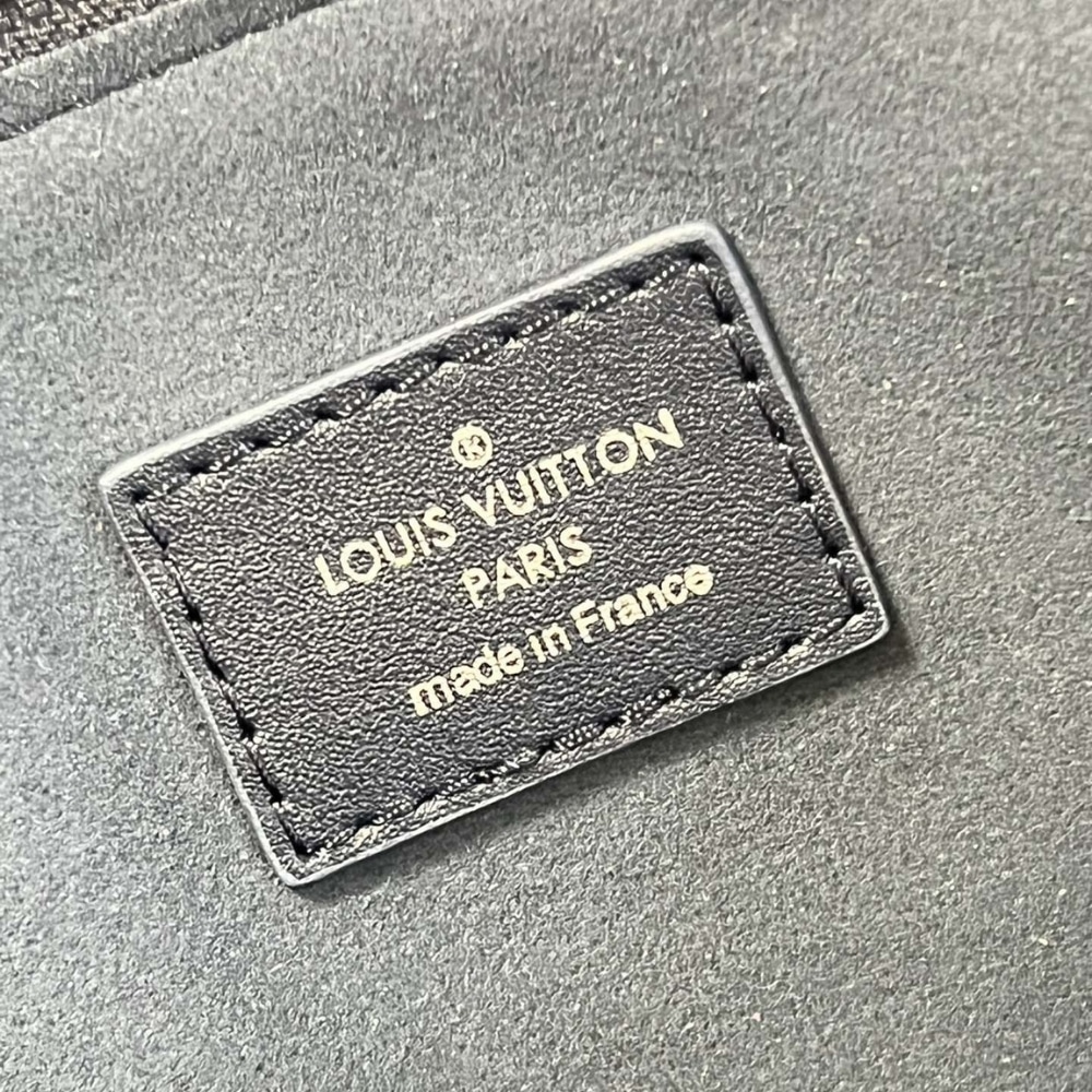 Louis Vuitton Coussin PM Dark Blue 26Cm M20379