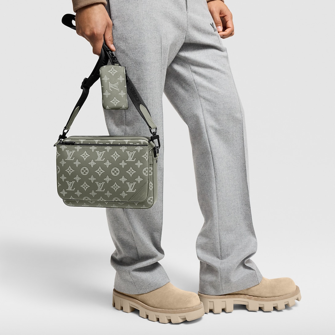 Louis Vuitton Trio Messenger M12490