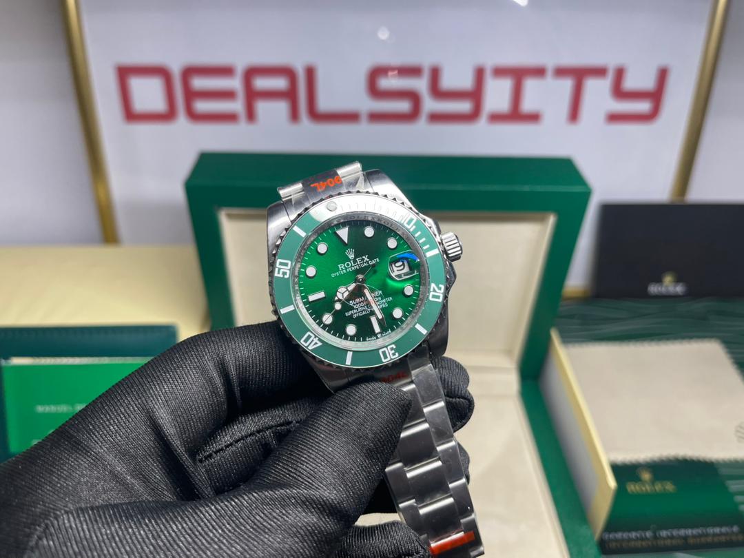 Rolex Submariner 40mm Green Dial 116610LV “Hulk”
