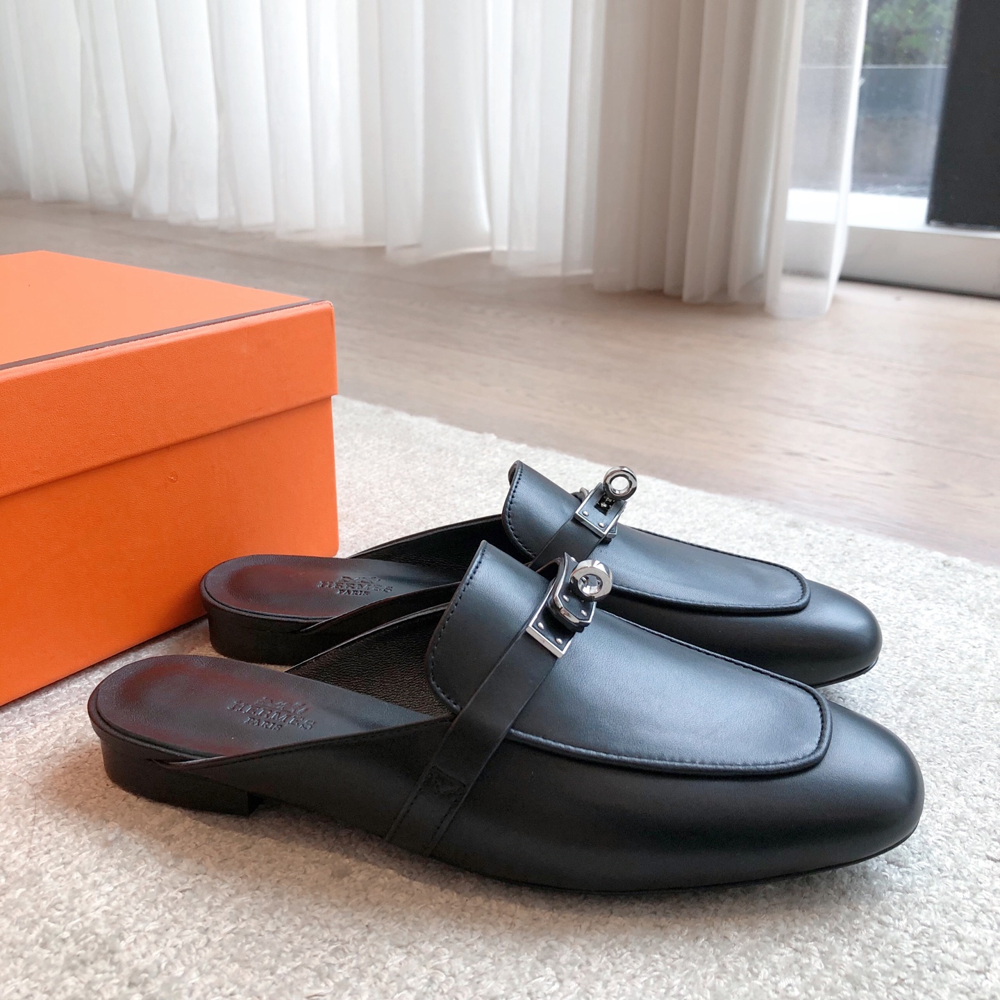 Hermes Oz Mule Black