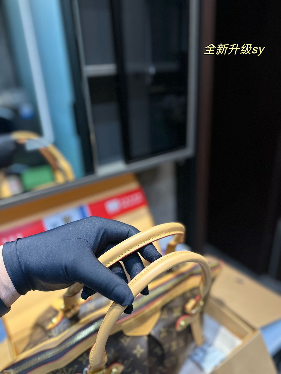 Louis Vuitton Monogram Tivoli Gm Bag 32Cm