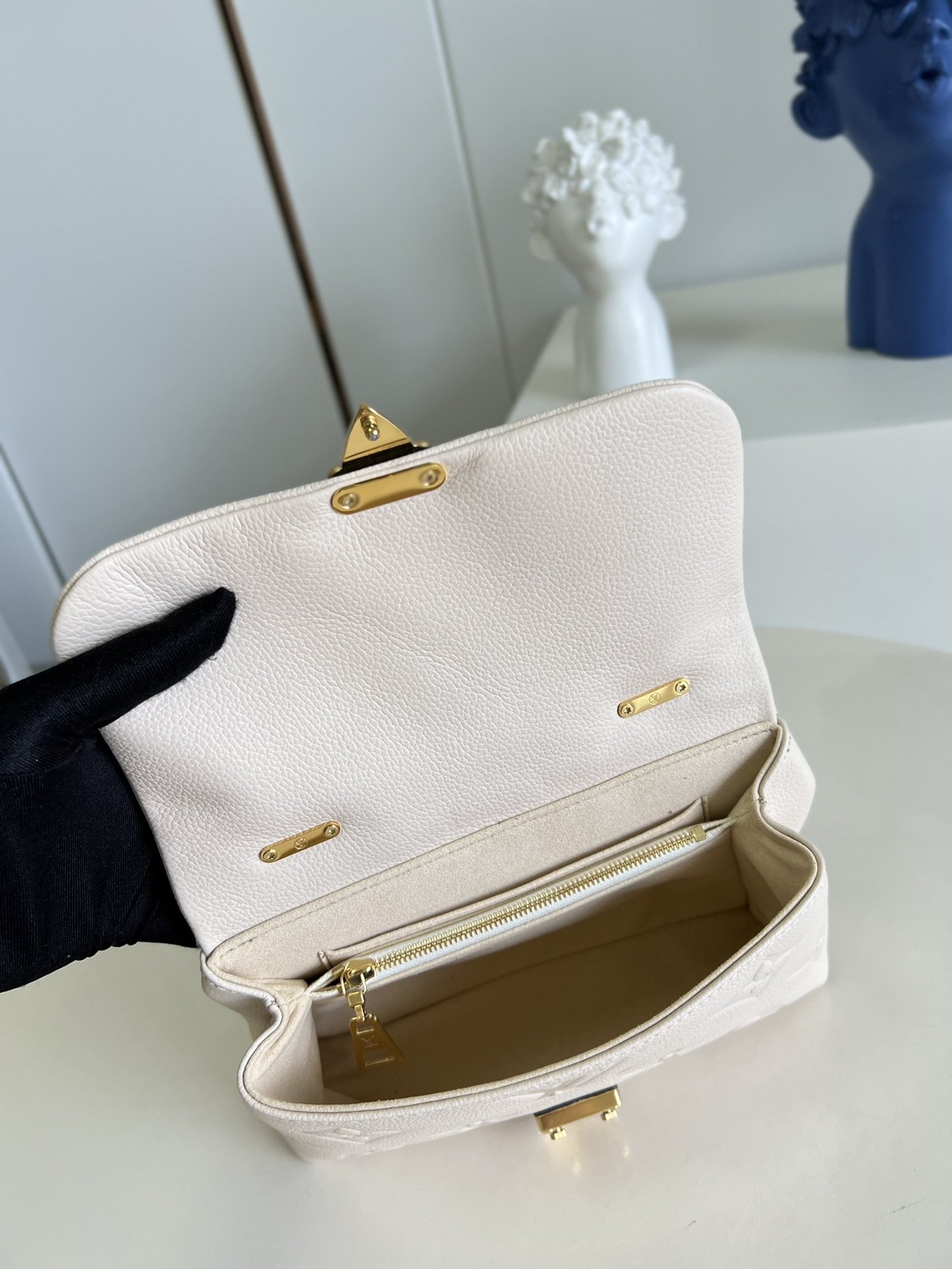Louis Vuitton Madeleine Bb Cream Beige 24Cm M46008