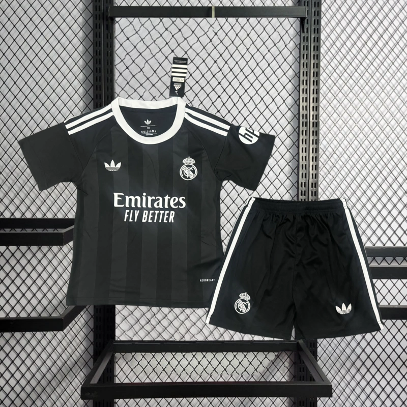 2025-26 Real Madrid black goalkeeper kids Football jersey