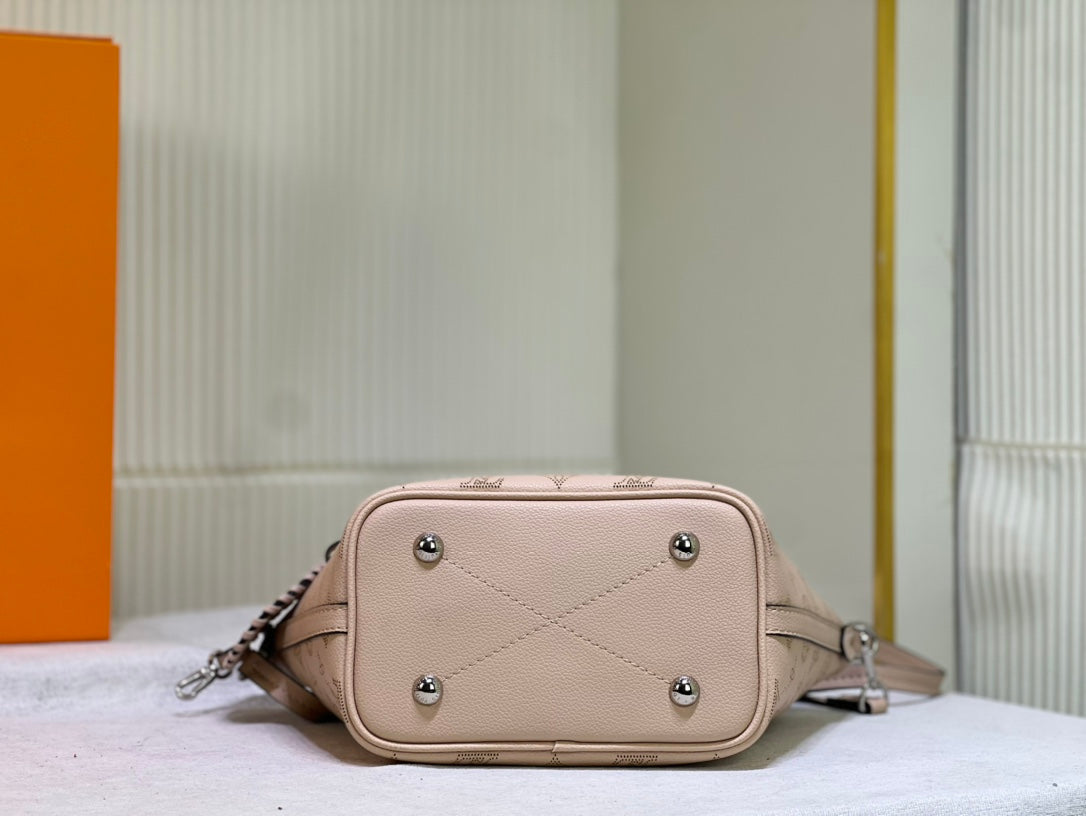 Louis Vuitton Blossom Pm Bag Nude 20Cm