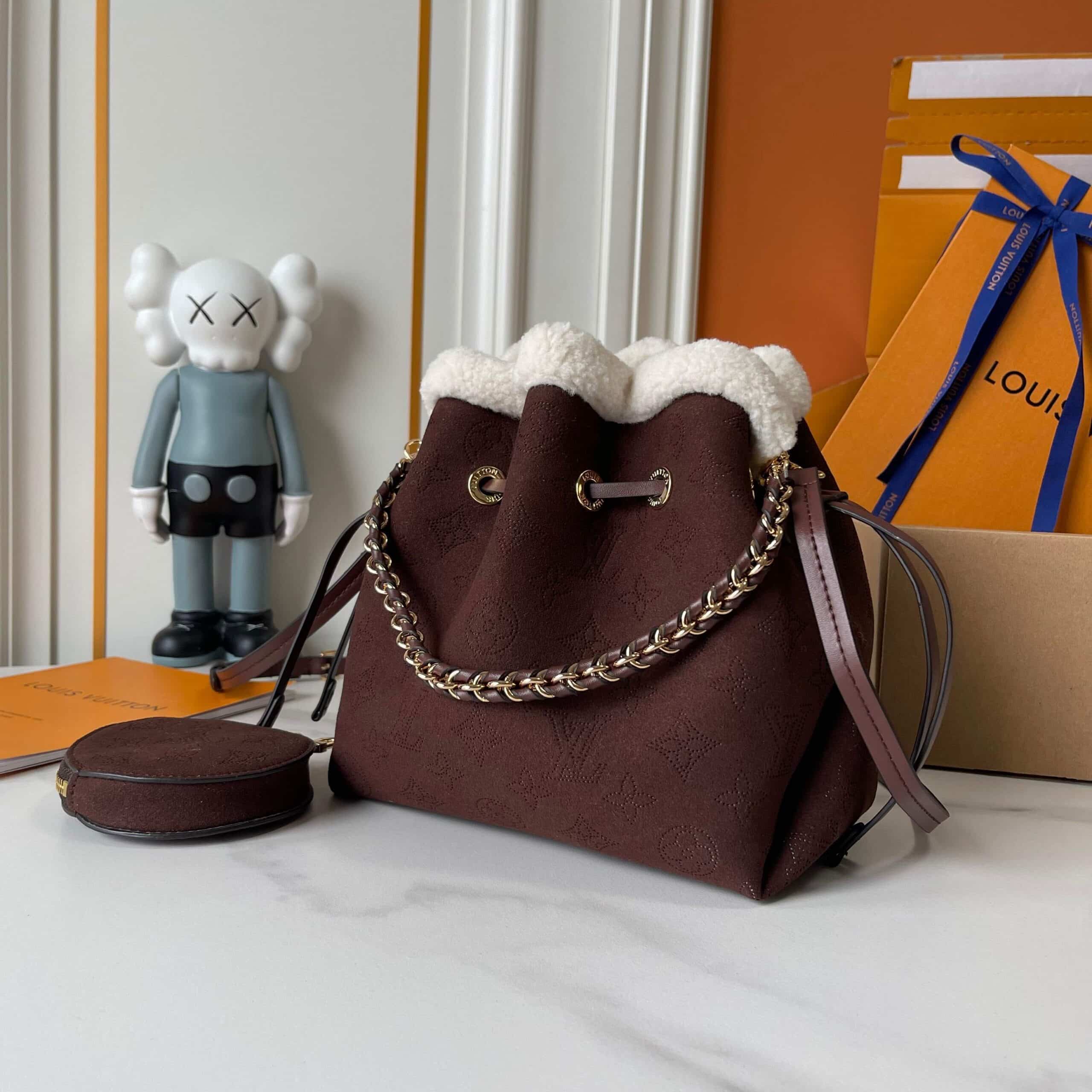 Louis Vuitton Bella Chocolate 22Cm M26684