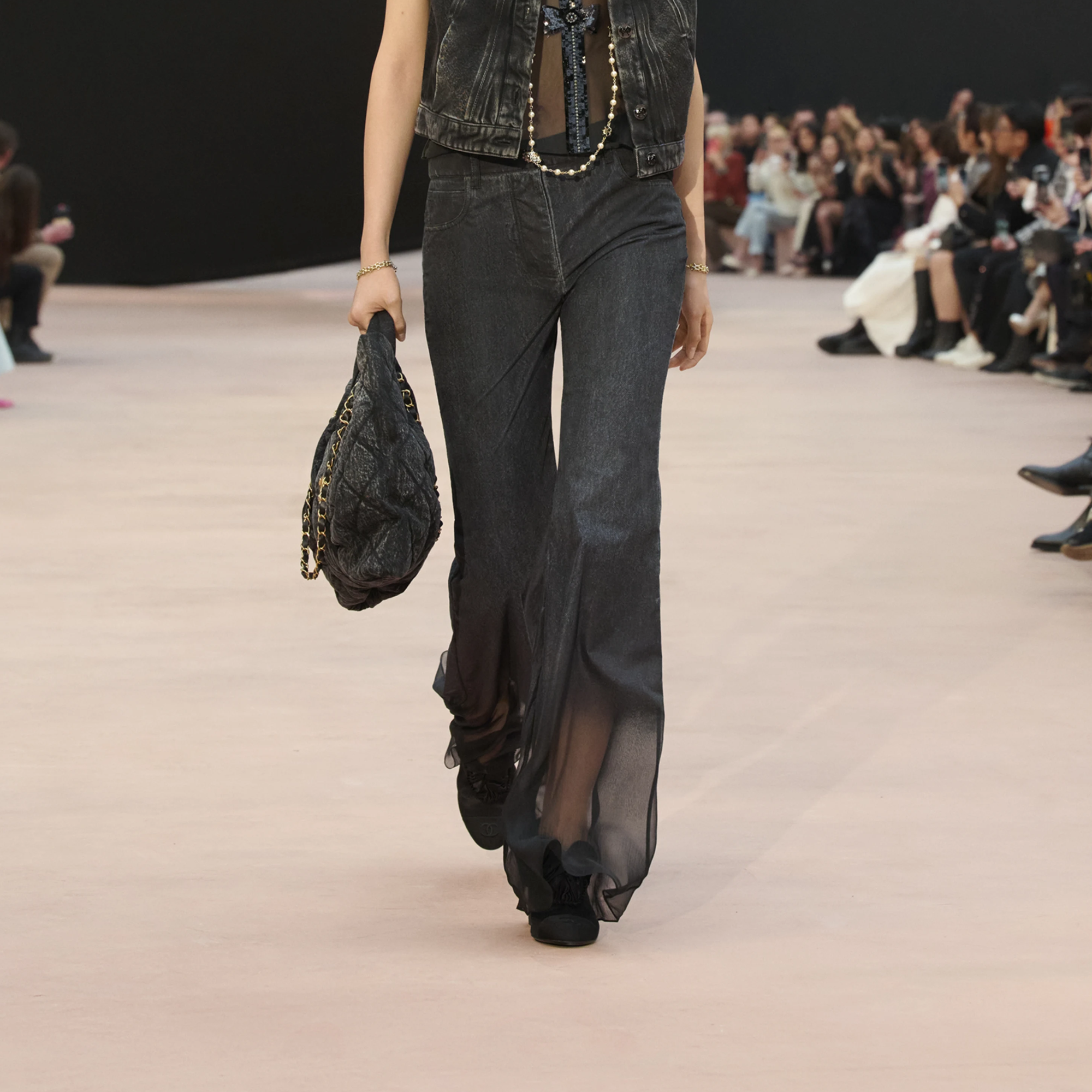 Chanel Grey Bow Pattern Chain Shoulder Bag