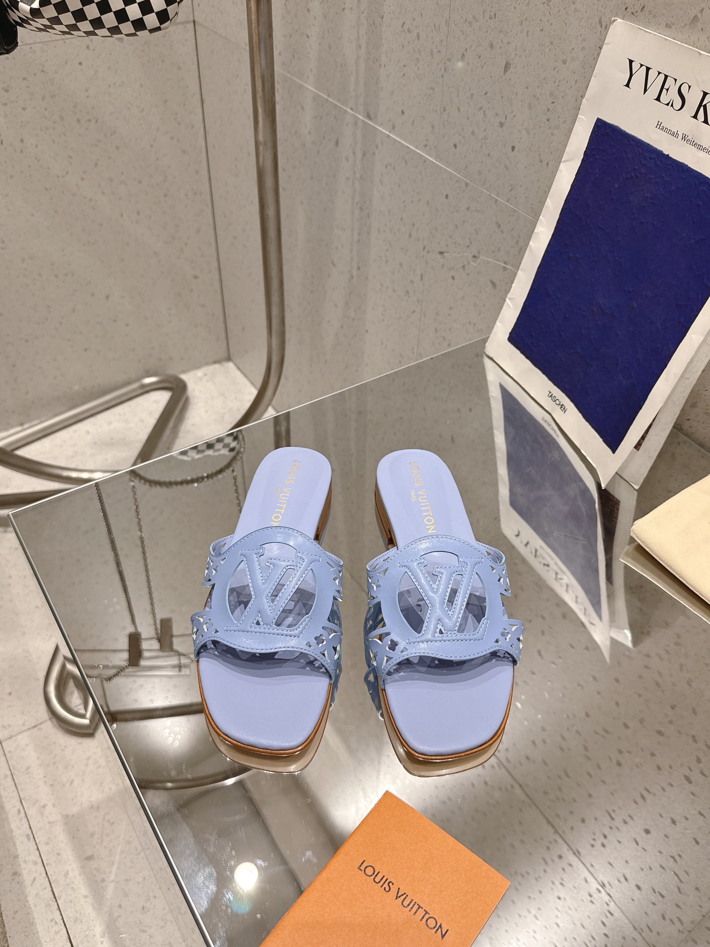 Louis Vuitton LV Isola Flat Mule Blue 1AGYQ6