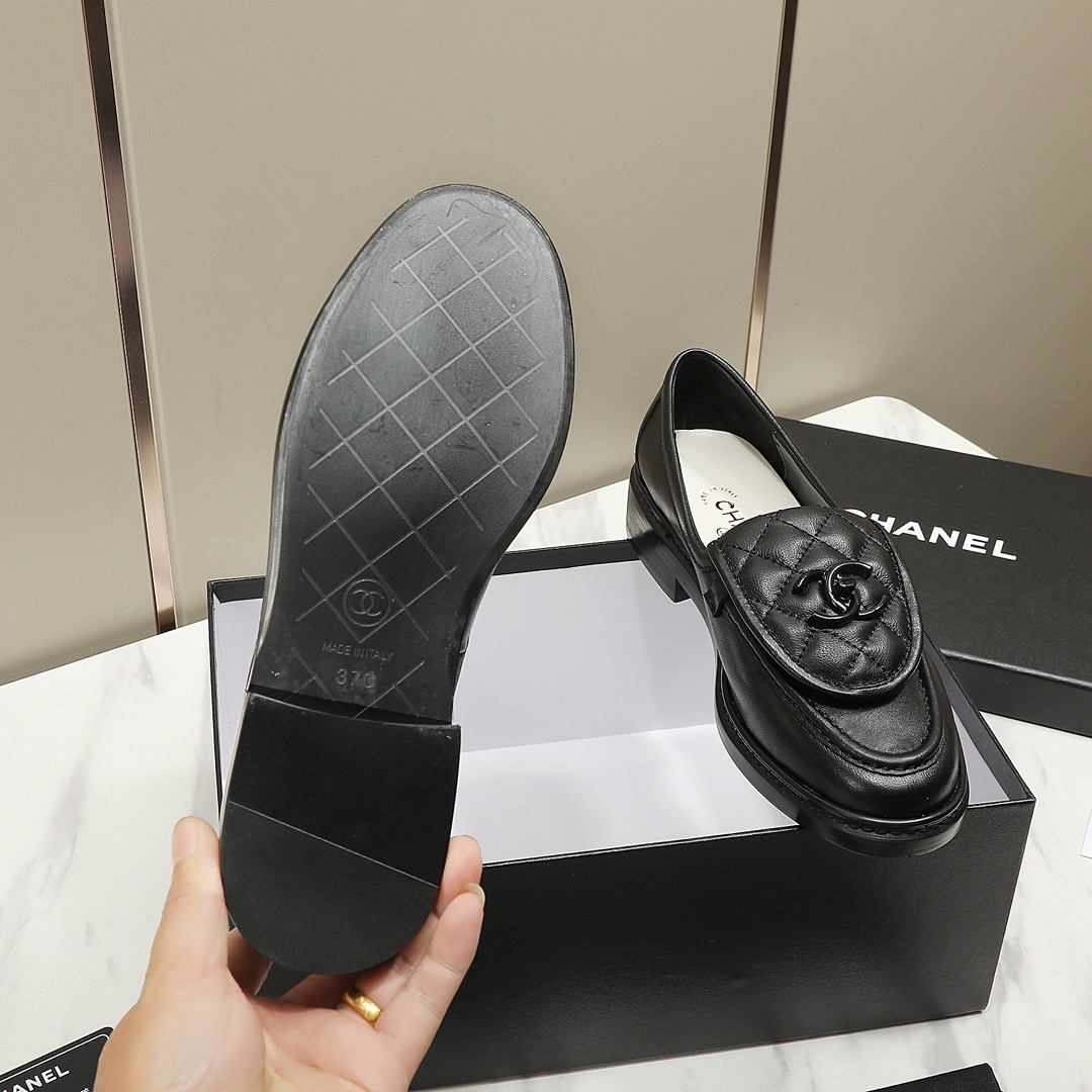Chanel Cc Nib Turnlock Moccasins Flat Loafers Black