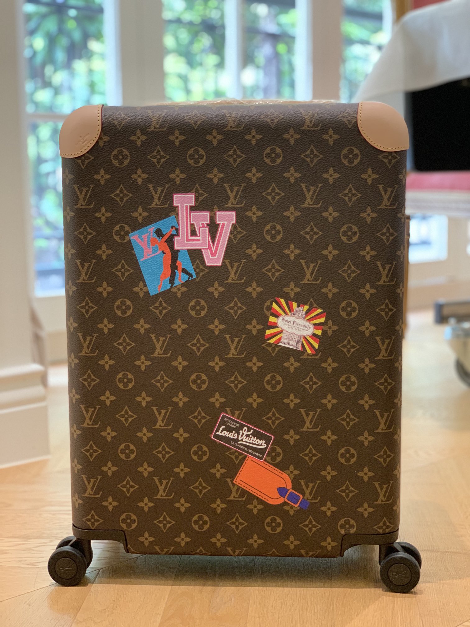 LOUIS VUITTON Horizon 55