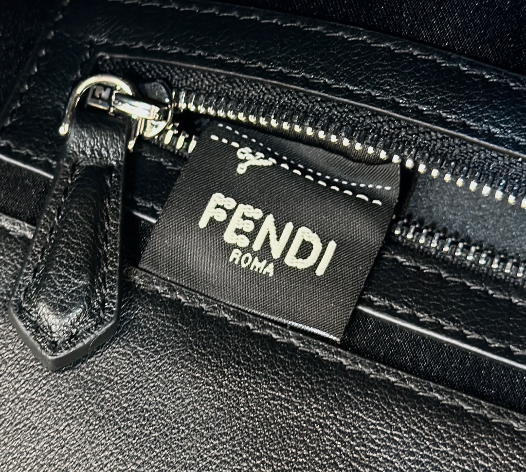 Fendi By Marc Jacobs Maxi Baguette Canvas Bag In Leather Black 26Cm/ 10.2in