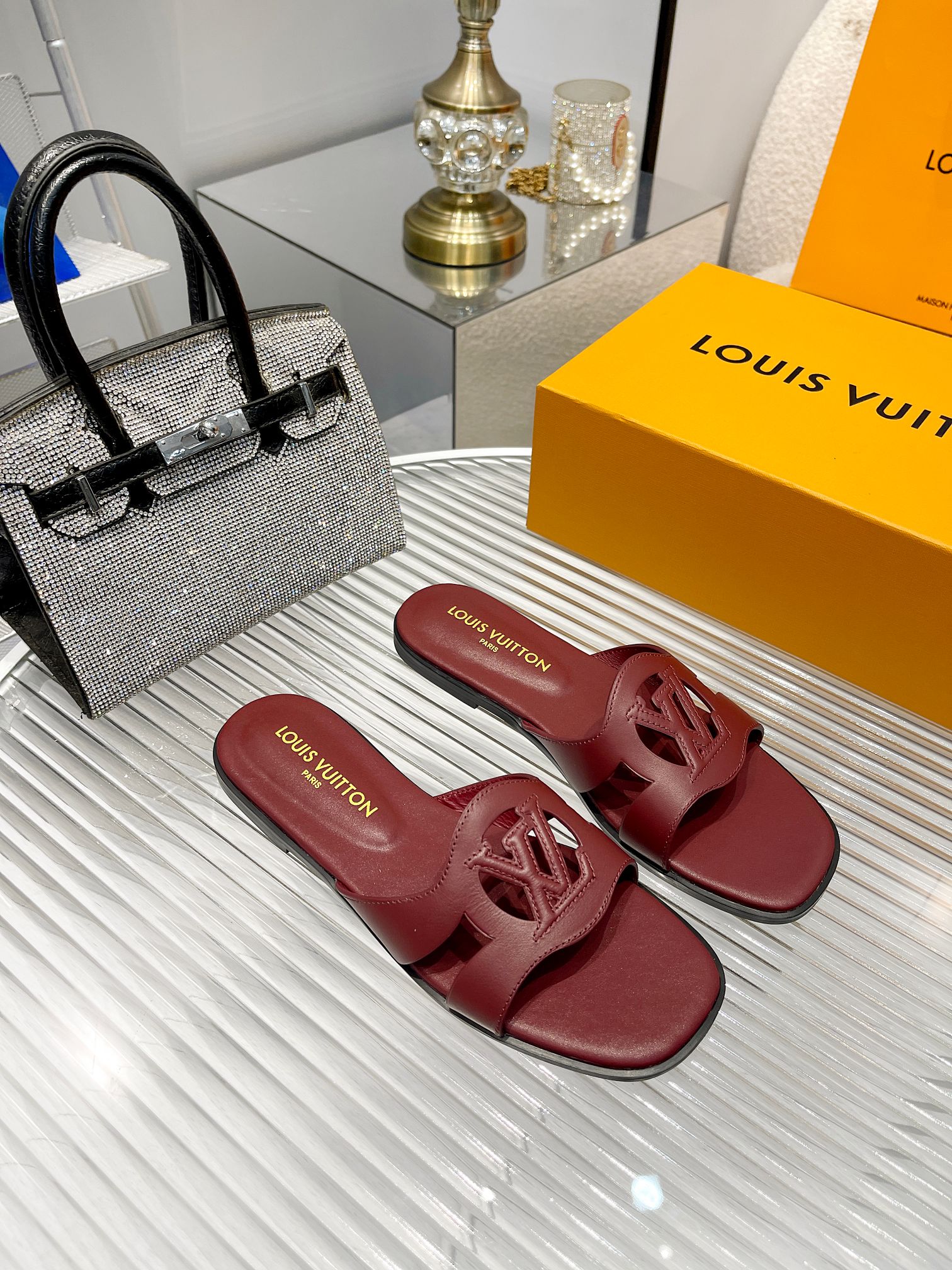 Louis Vuitton Lv Isola Flat Mule Red 1Abp2W