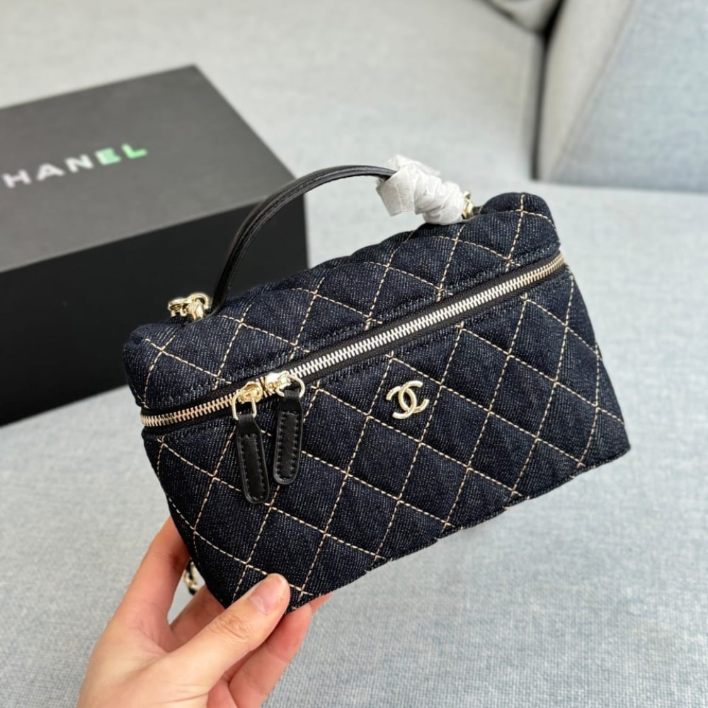 Chanel Classic Vanity with Chain Gold Metal Denim Dark Blue 19cm AP4385 B23492 U7663