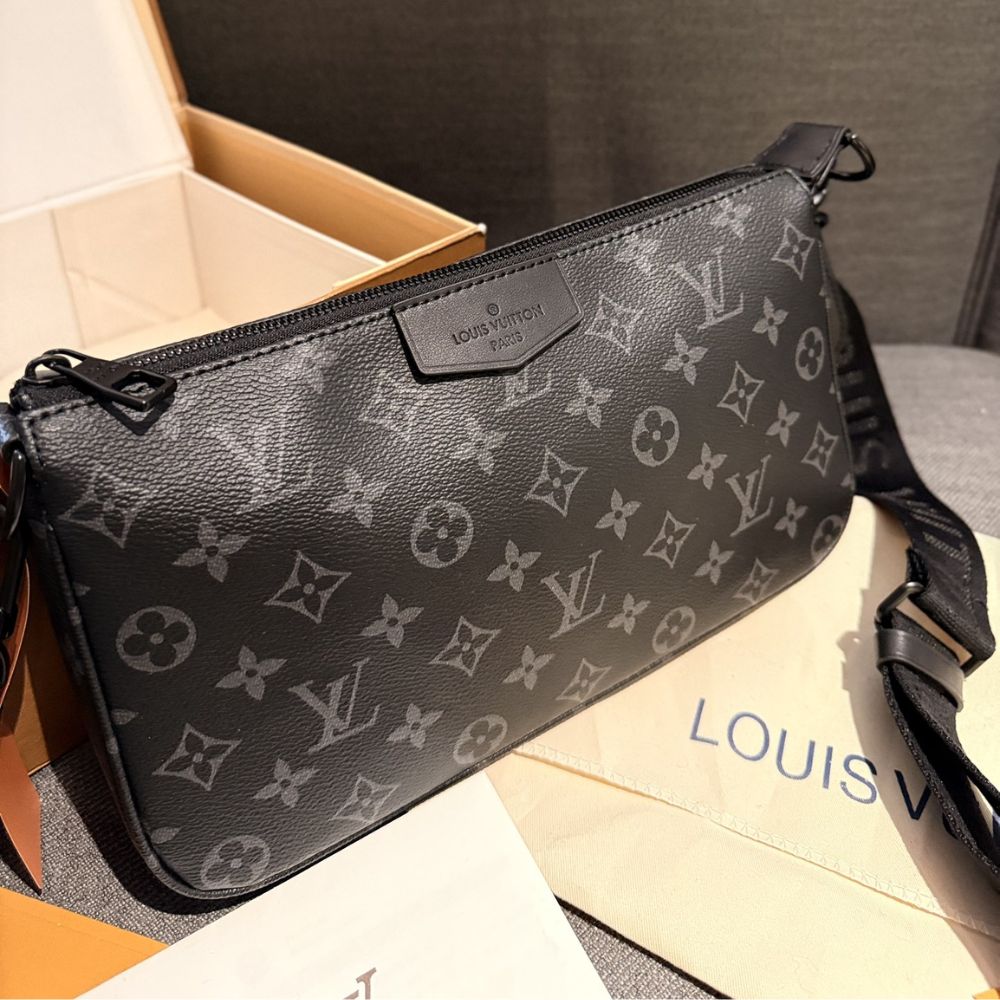 Louis Vuitton Pochette Accessoire Bag Black 24Cm