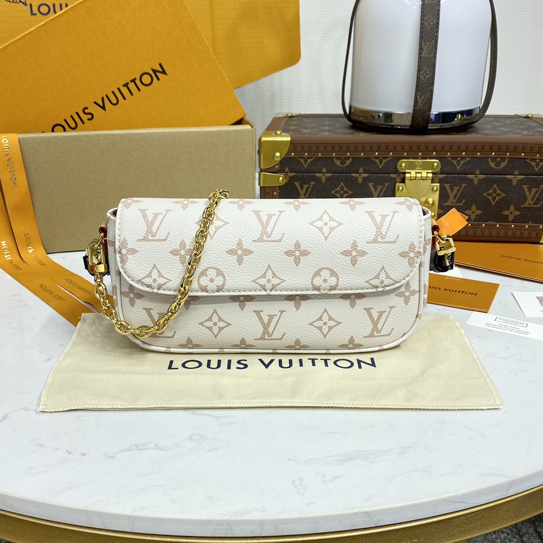 Louis Vuitton Wallet on Chain Ivy M83091