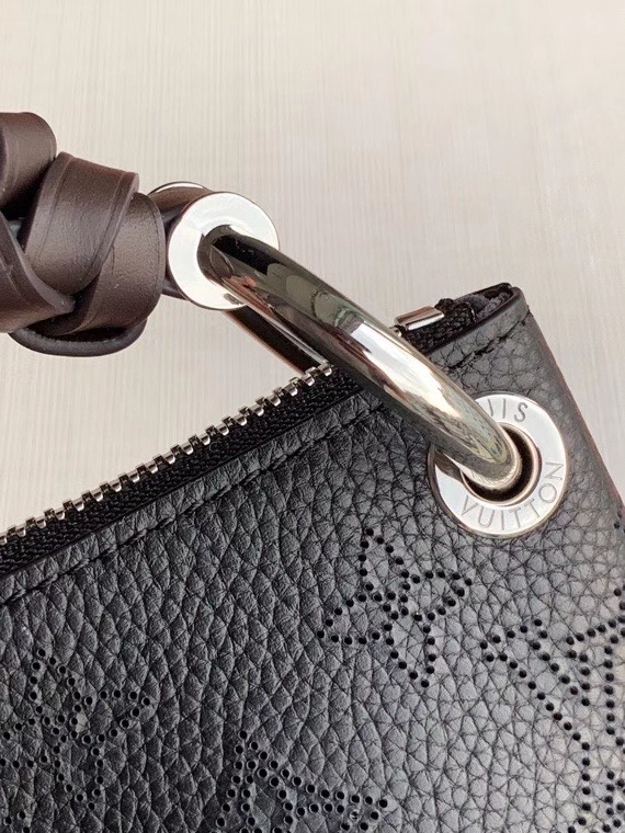 Louis Vuitton Beaubourg Hobo Mm 32Cm Black M56073