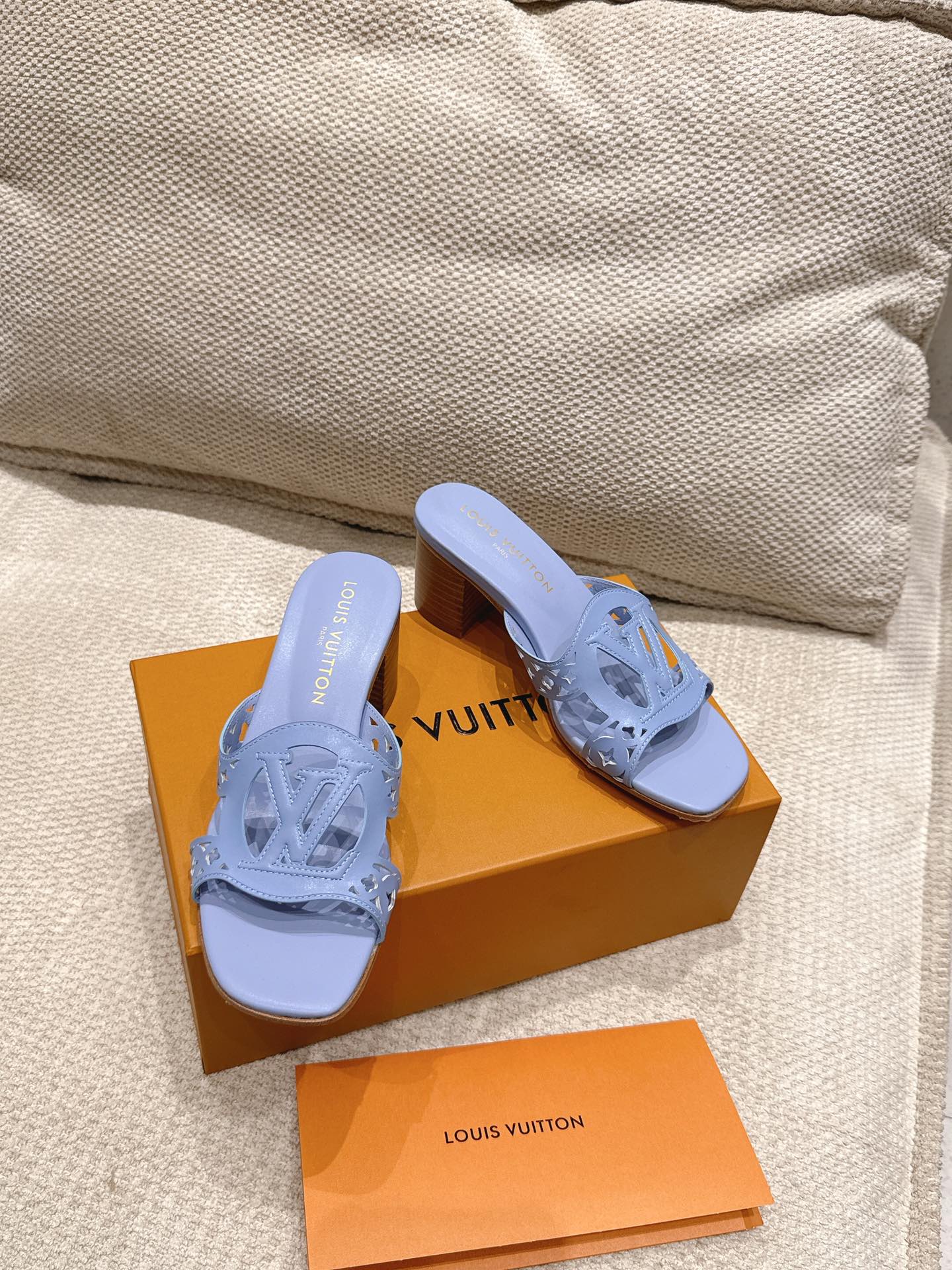 Louis Vuitton LV Isola Flat Mule Blue Women – 5.5cm Heel / 2.17in