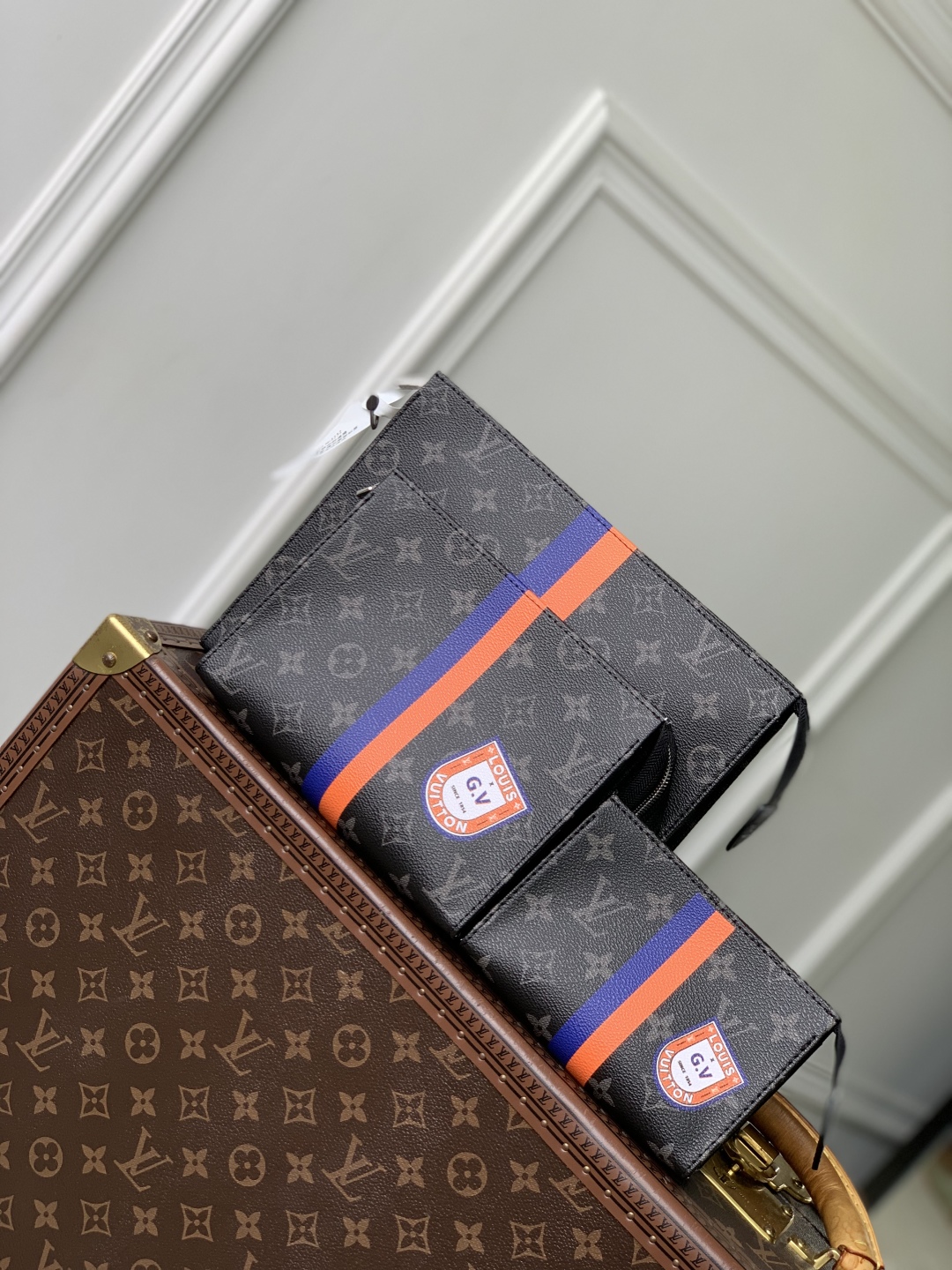 LOUIS VUITTON P01957 Customisable Trio Toilet Pouch Mon Monogram