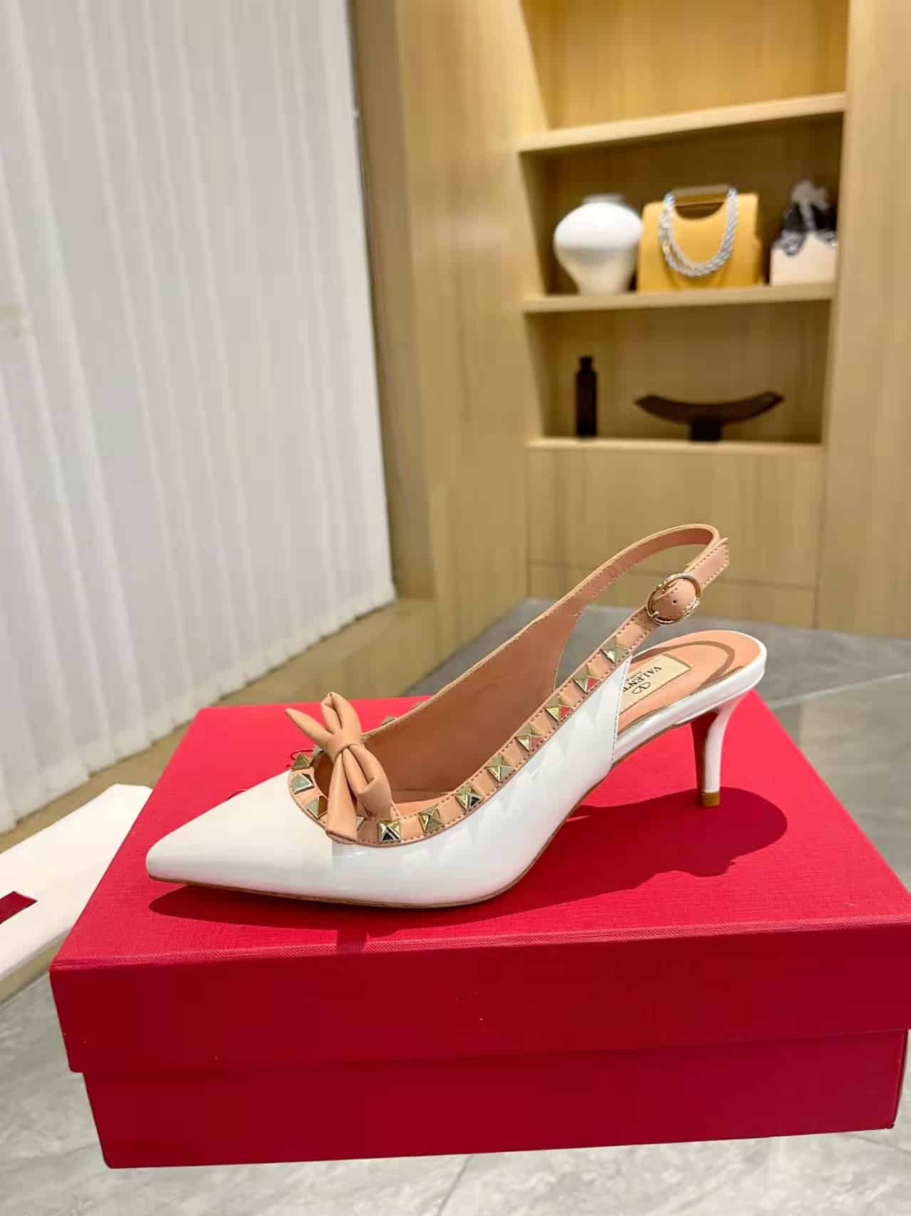 Valentino Rockstud Bow Slingback Pump In Patent Leather With Matching Studs White
