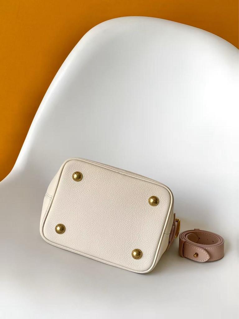 Louis Vuitton Low Key All In BB 16cm M29112