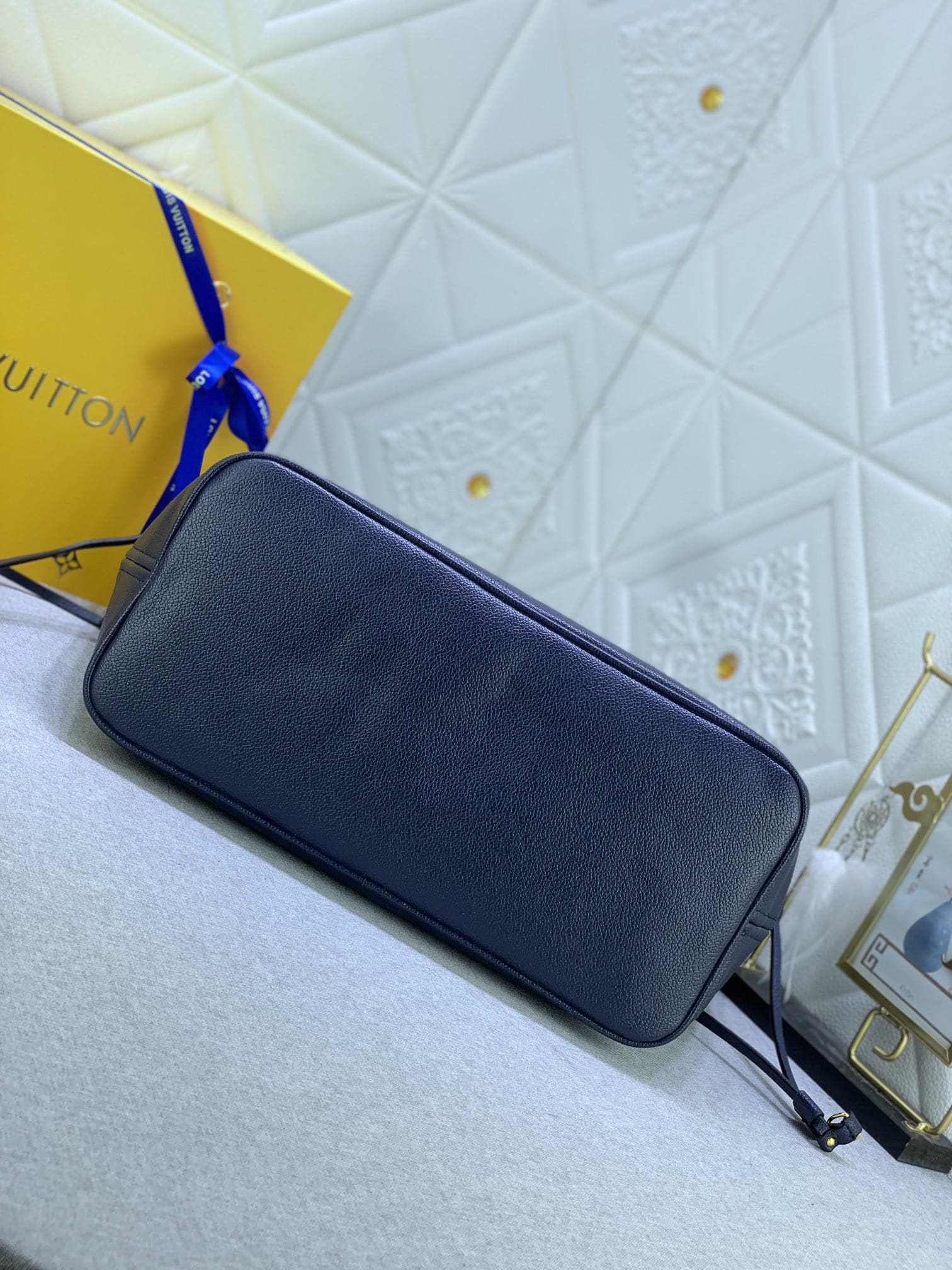 Louis Vuitton Neverfull MM Monogram Empreinte Blue 31Cm M46514
