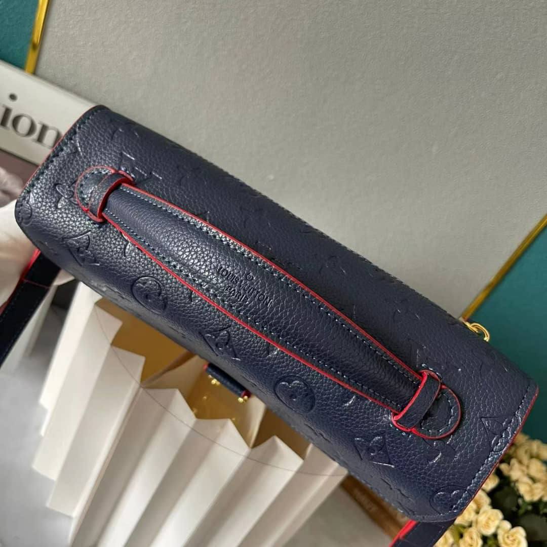 Louis Vuitton Pochette Metis 25Cm M44071