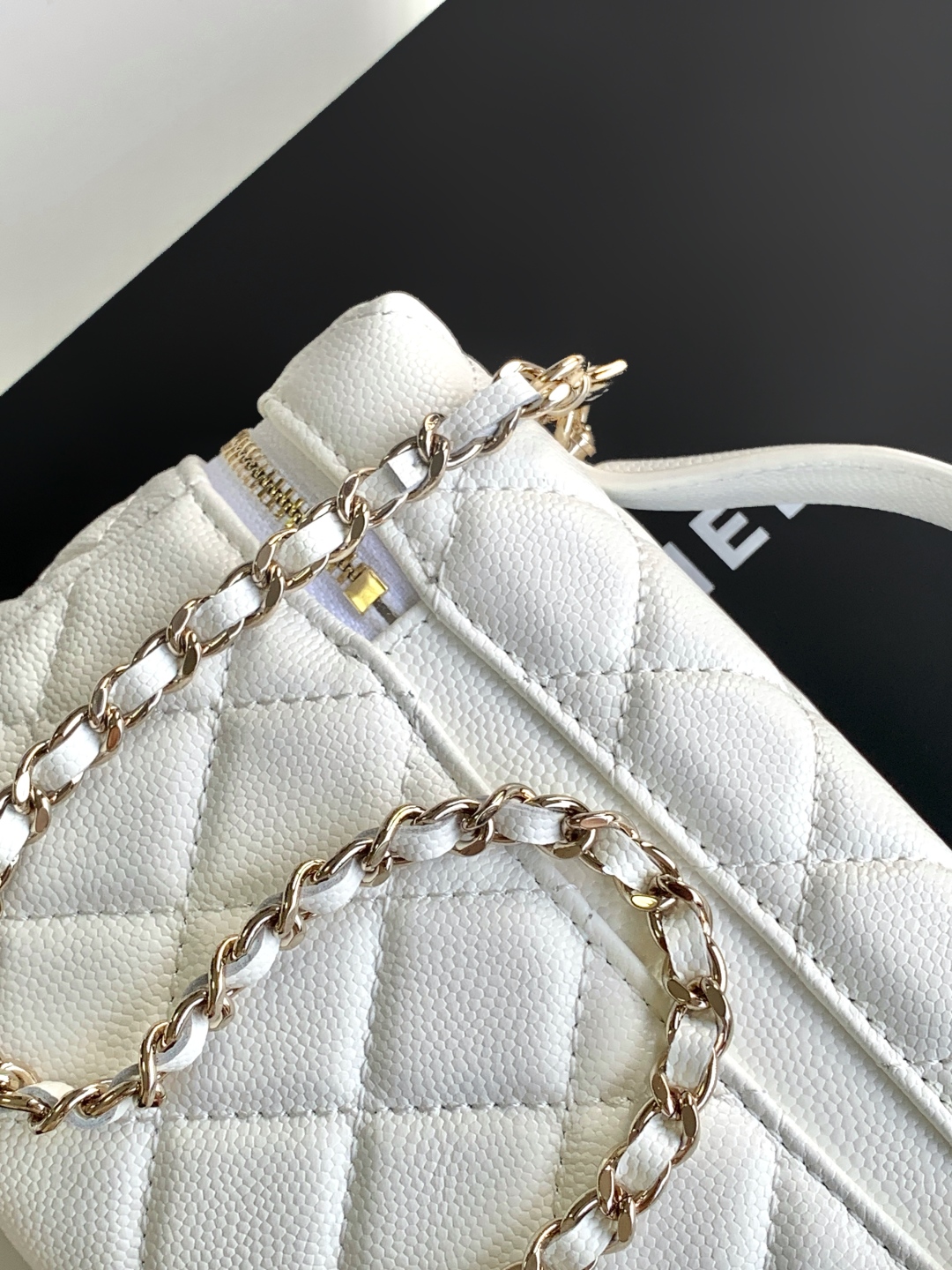 Chanel 25C Vanity Case White 20cm