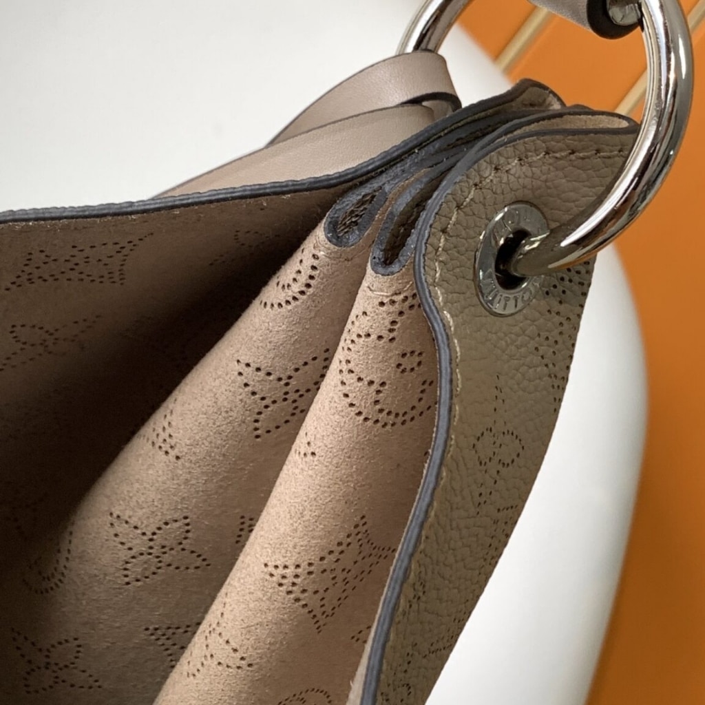 Louis Vuitton Carmel Mahina Leather Galet Grey 40cm M21775
