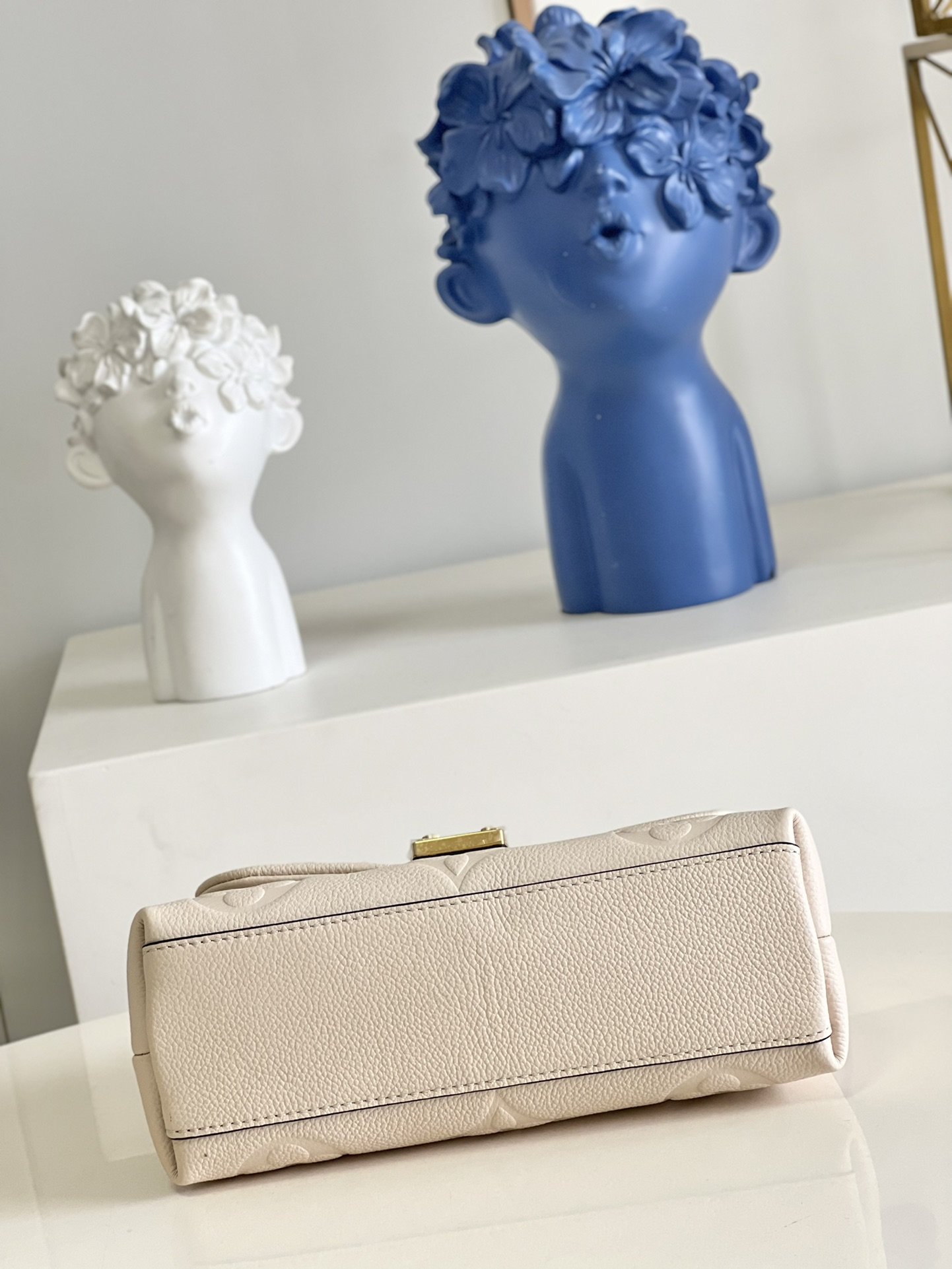 Louis Vuitton Madeleine Bb Cream Beige 24Cm M46008