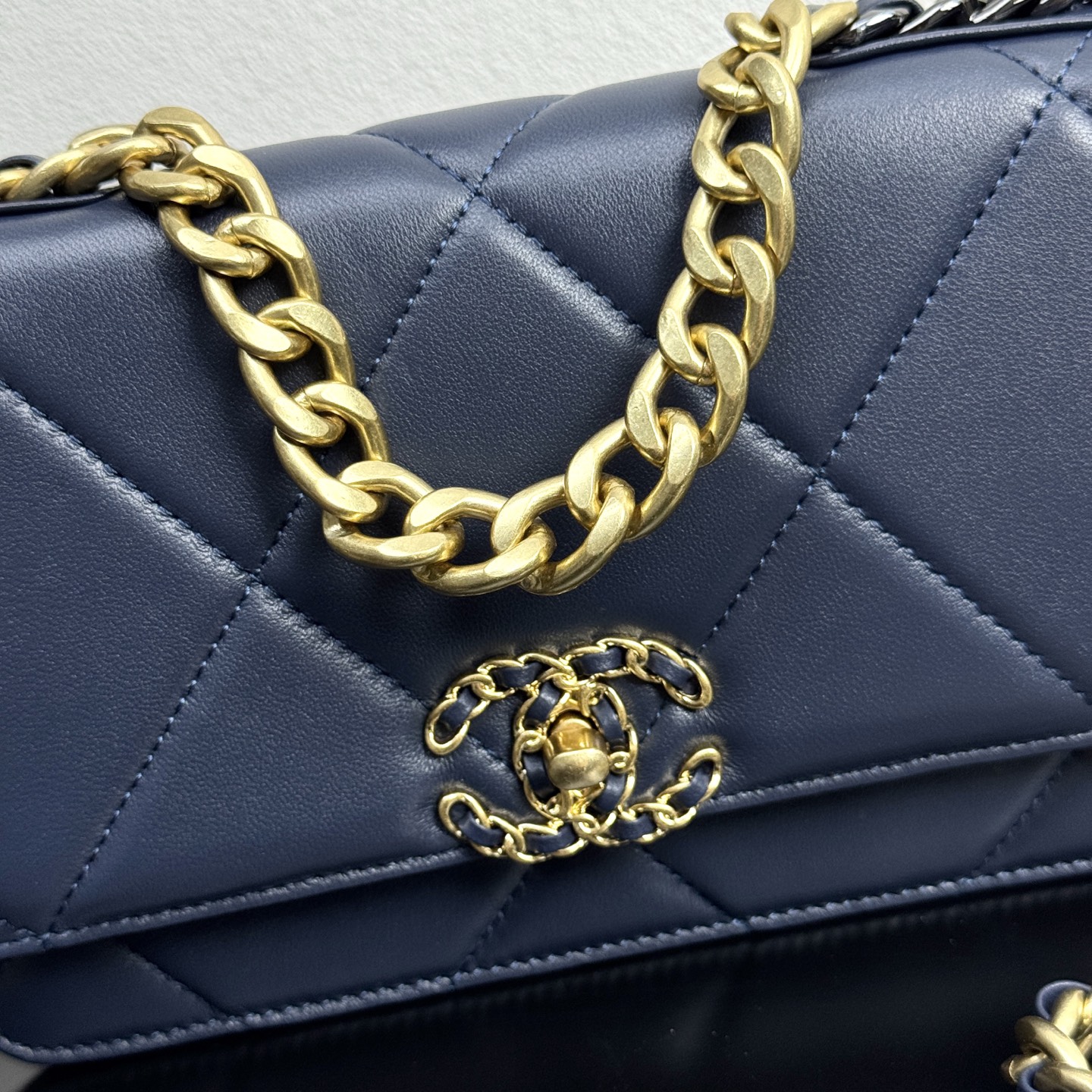 19 WOC Quilted Lambskin Shoulder Bag in Navy (Tri-Tone Hardware)
