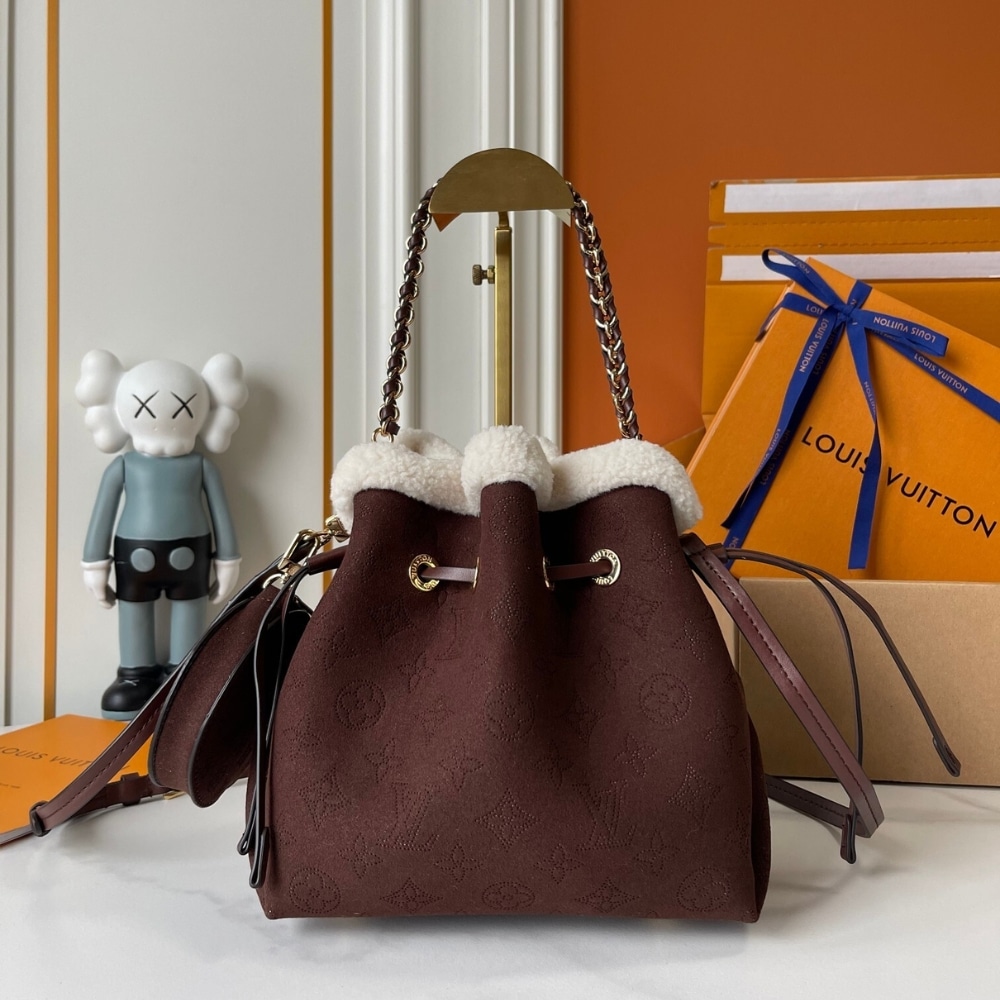 Louis Vuitton Bella Chocolate 22Cm M26684
