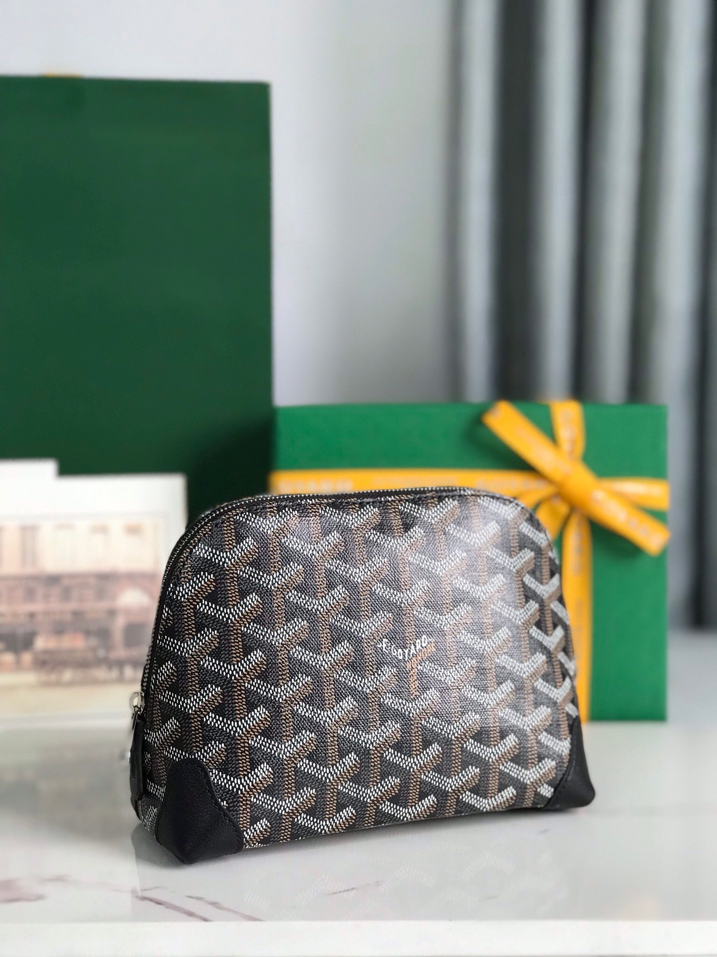 Goyard Vendôme Cosmetic Pouch 17 Cm Black Goyardine Canvas And Calfskin Trim
