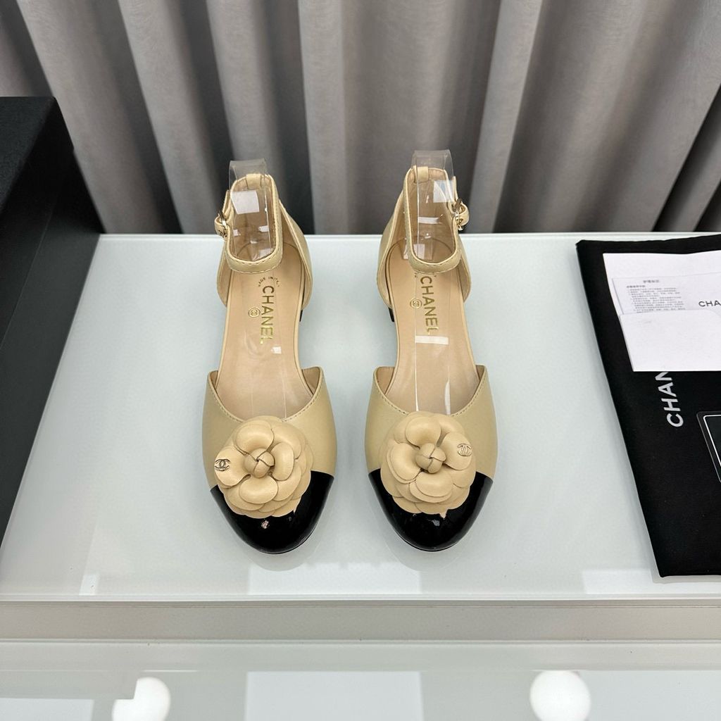 Chanel Sandals Camellia Flower Leather Shiny Beige/Black Color