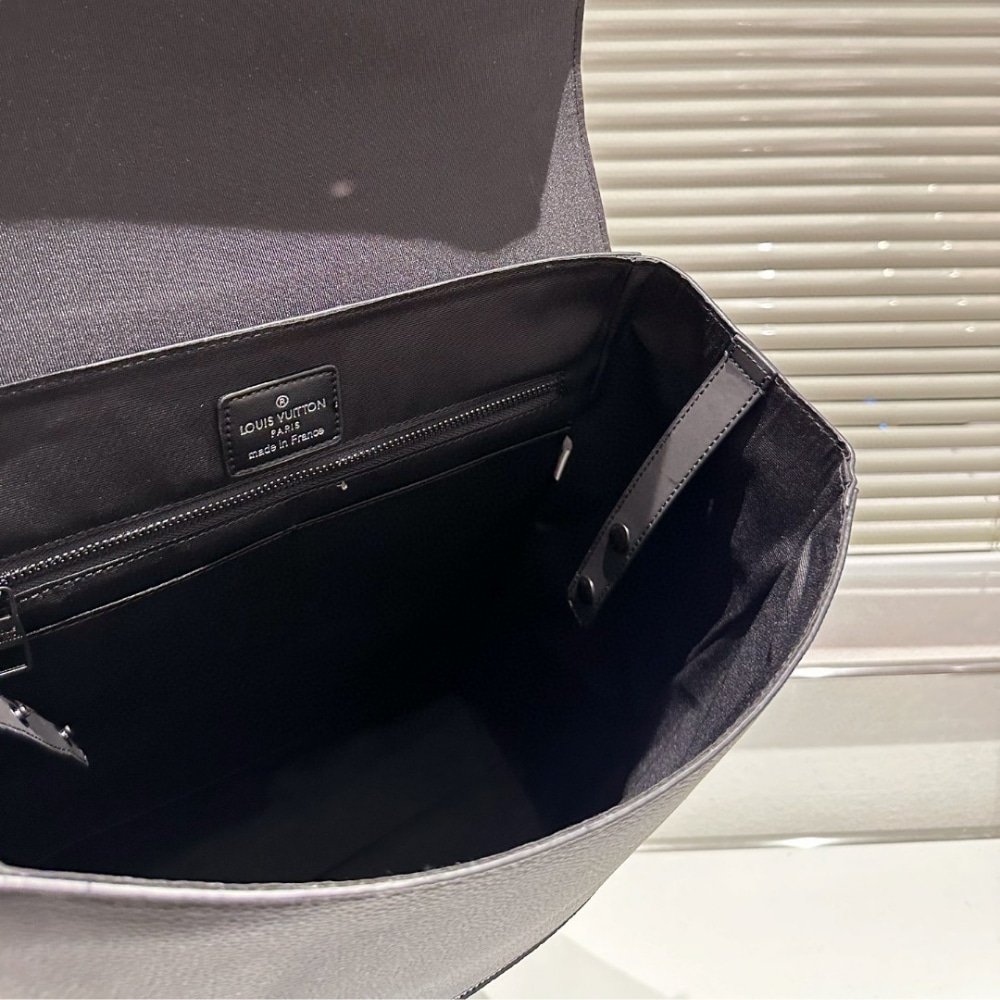 Louis Vuitton Fastline Backpack Black 40cm M21367