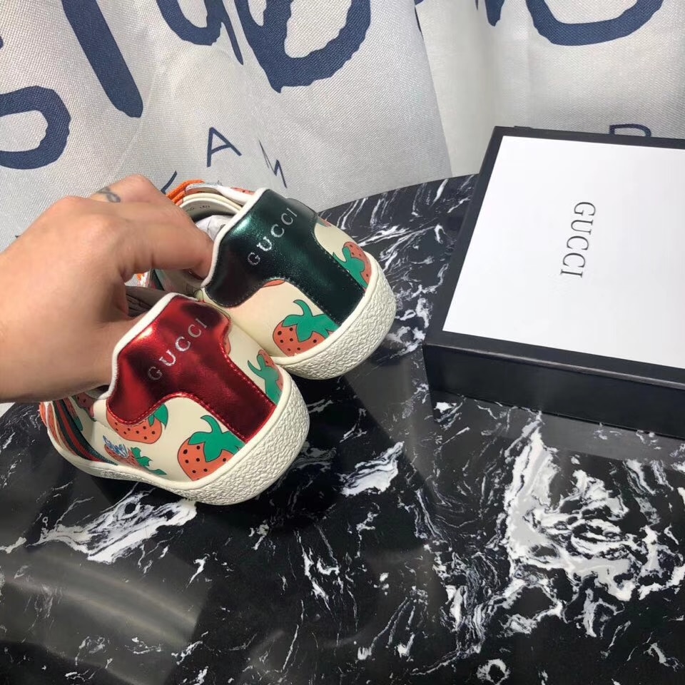 Gucci Ace Leather Sneaker With Strawberry Print 387993 08L30 9262
