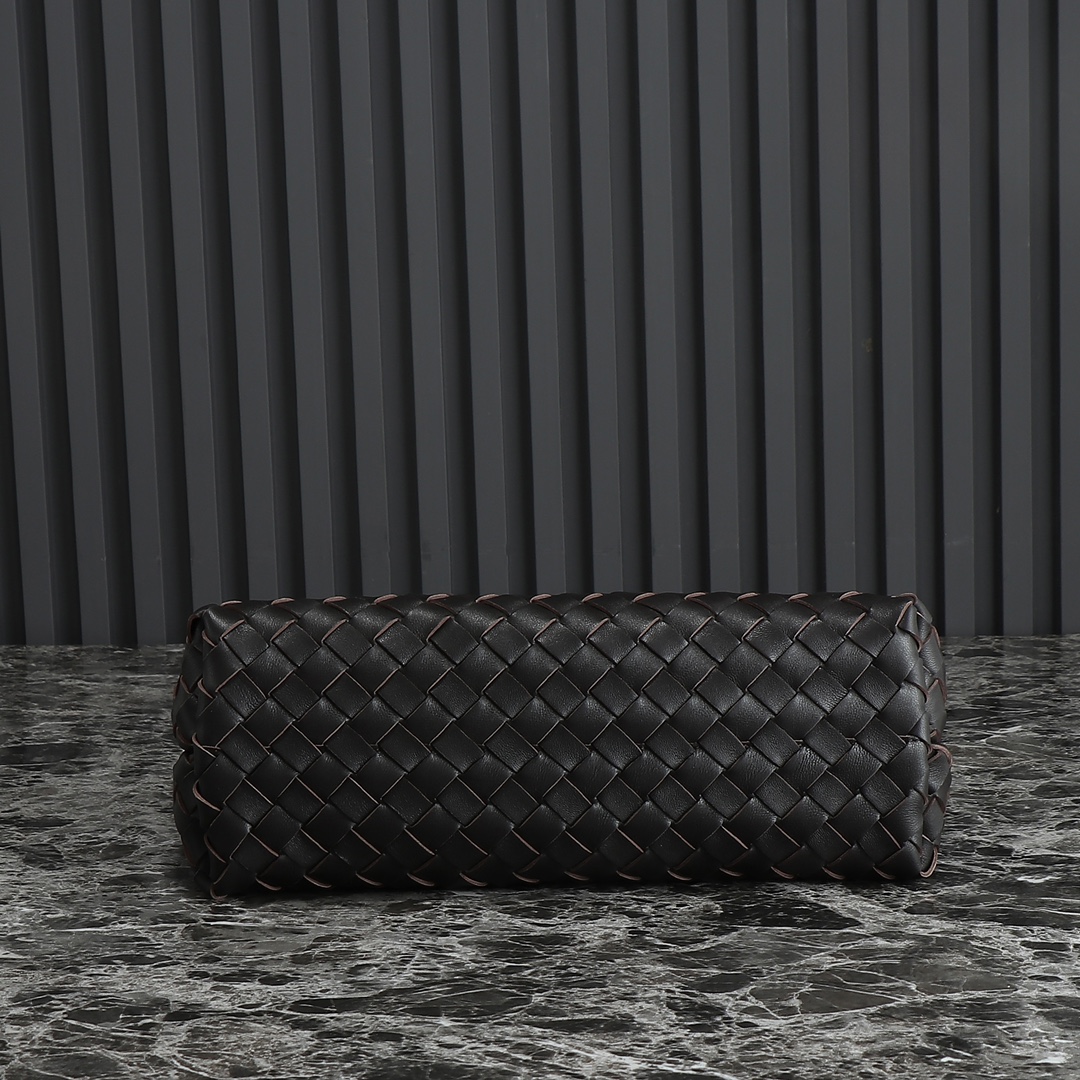 BV-East-West Andiamo-Black